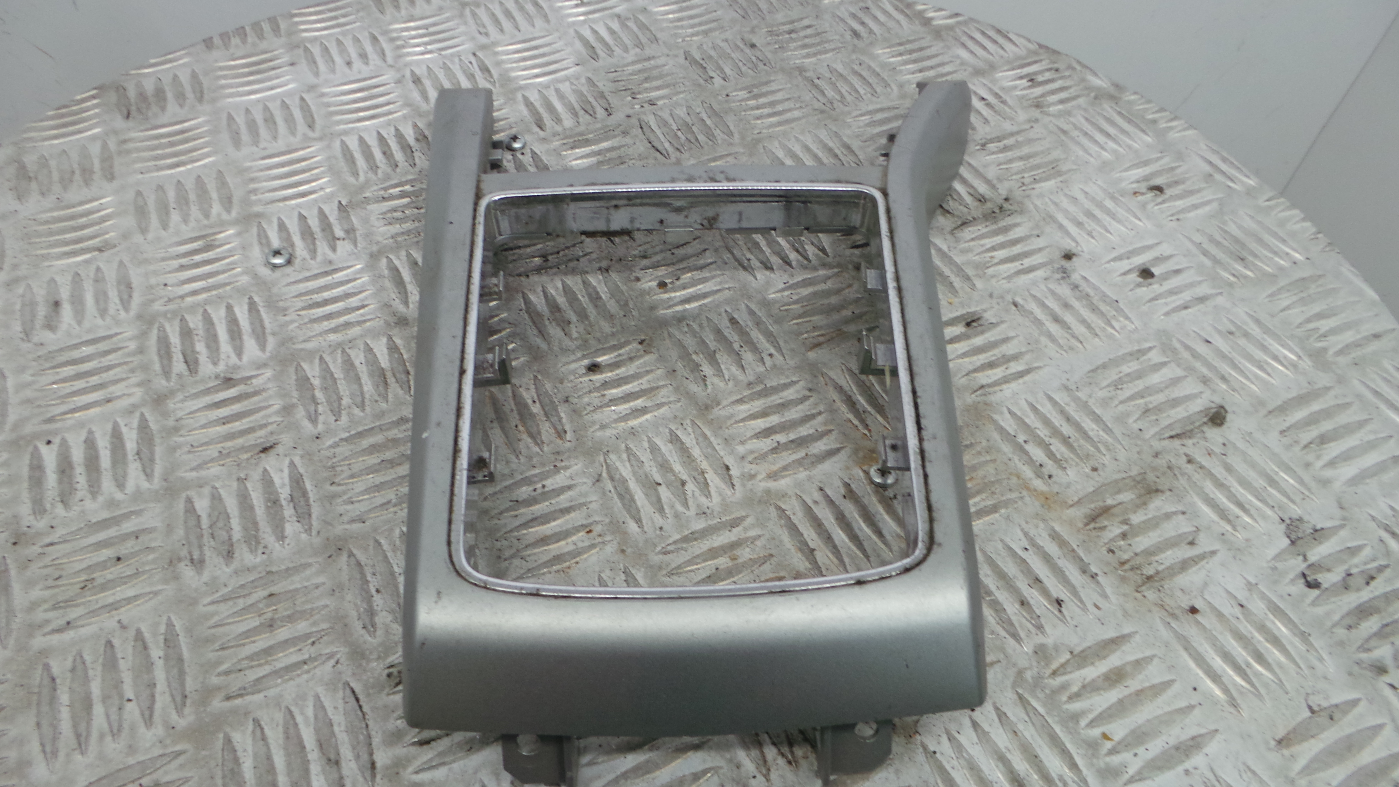 Consola central Tablier 13116961 - OPEL ASTRA H (A04)-33628767 Consola central Tablier 13116961 - OPEL ASTRA H (A04)-33628767