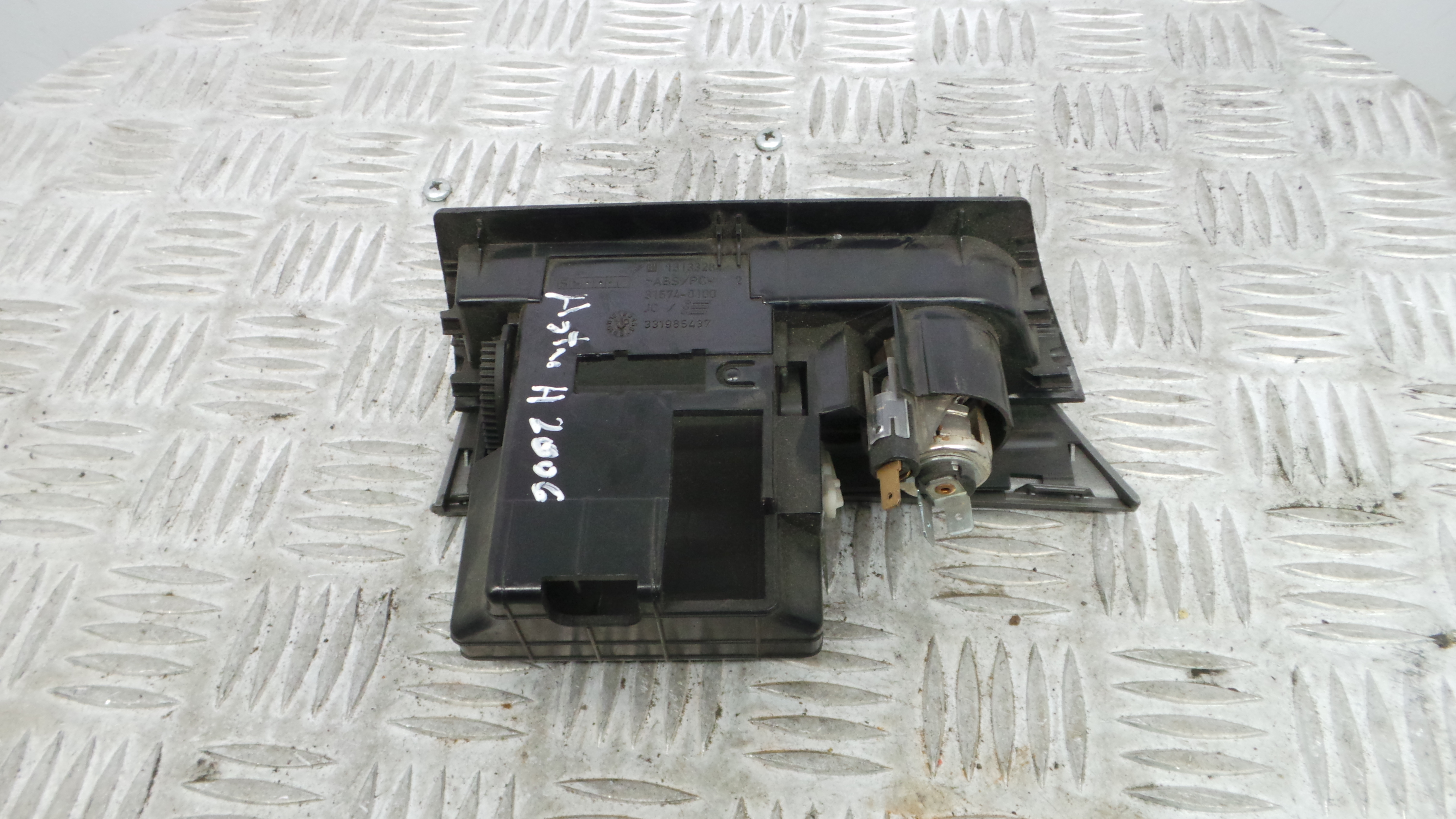 Cinzeiro 13133284 - OPEL ASTRA H (A04)-33628774