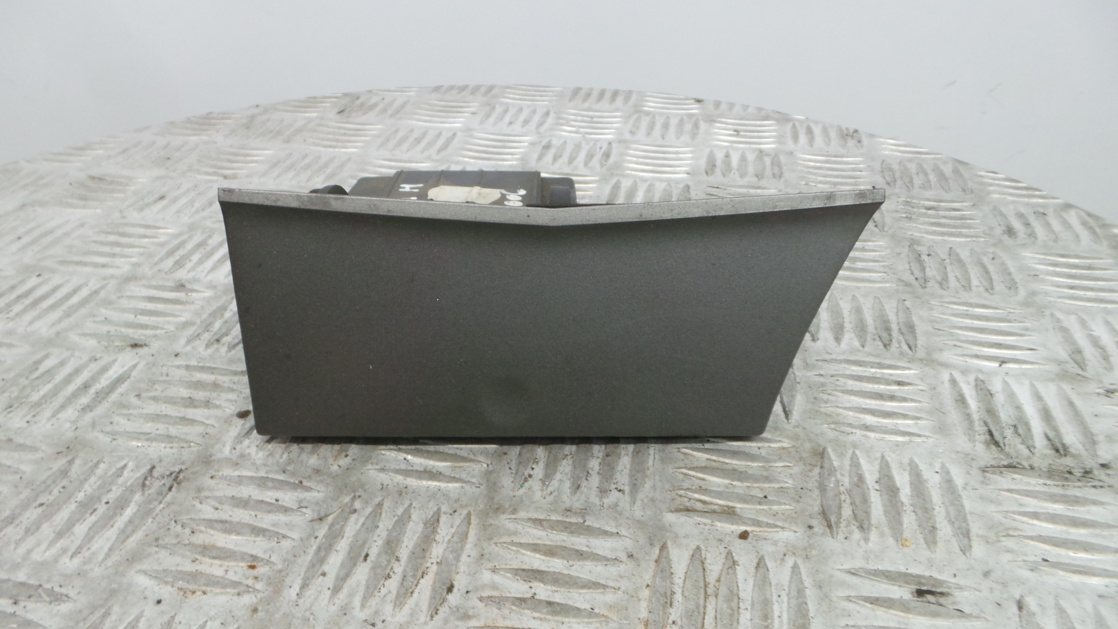 Cinzeiro 13133284 - OPEL ASTRA H (A04)-33628778