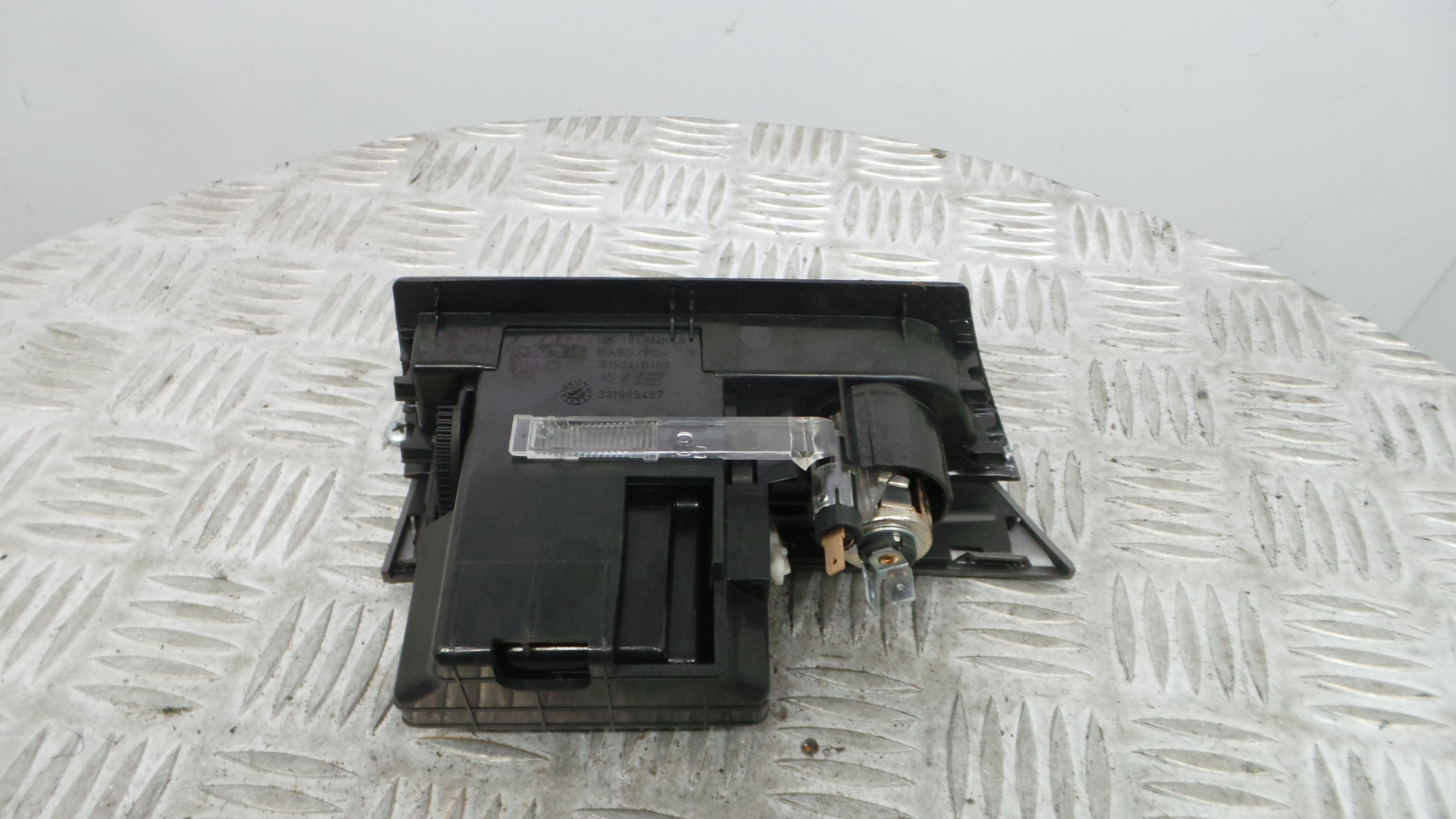 Cinzeiro 13133284 - OPEL ASTRA H (A04)-33628778