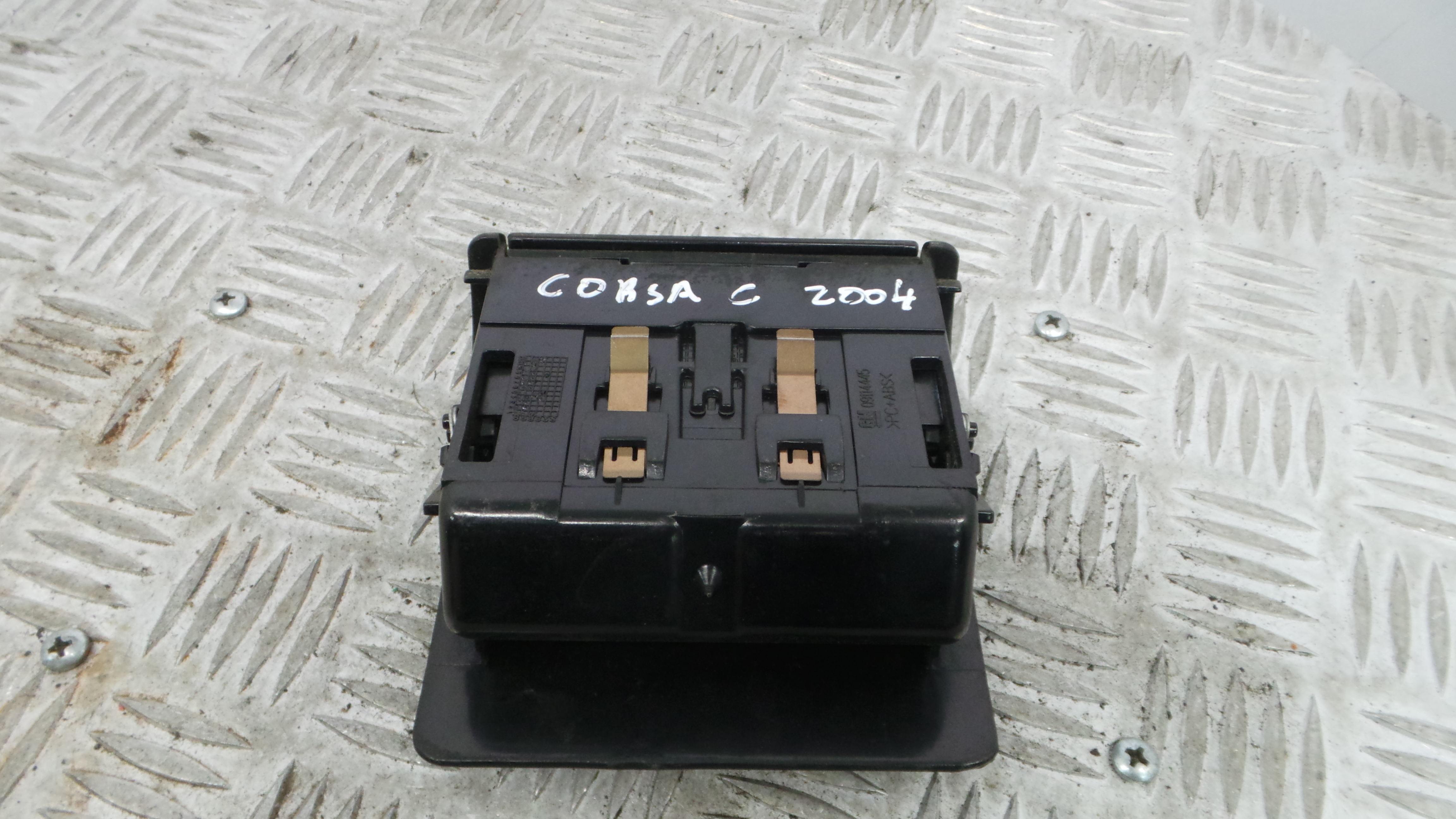 Cinzeiro 09114445 - OPEL CORSA C (X01)-33628794