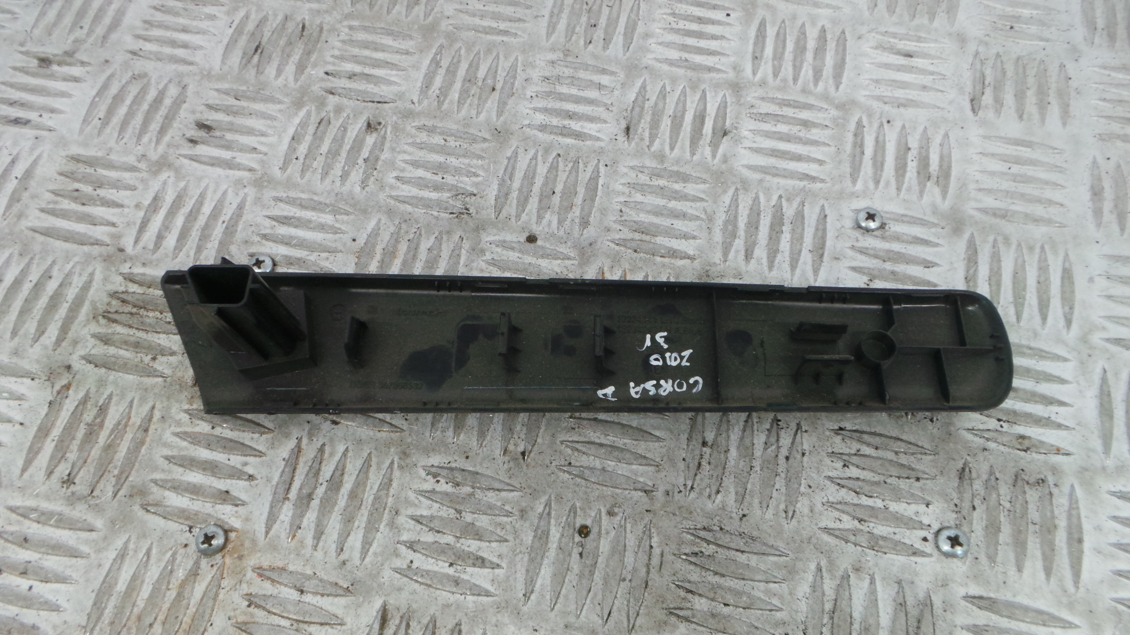 Forra Porta Frente Direita 13234241 - OPEL CORSA D (S07)-33628808