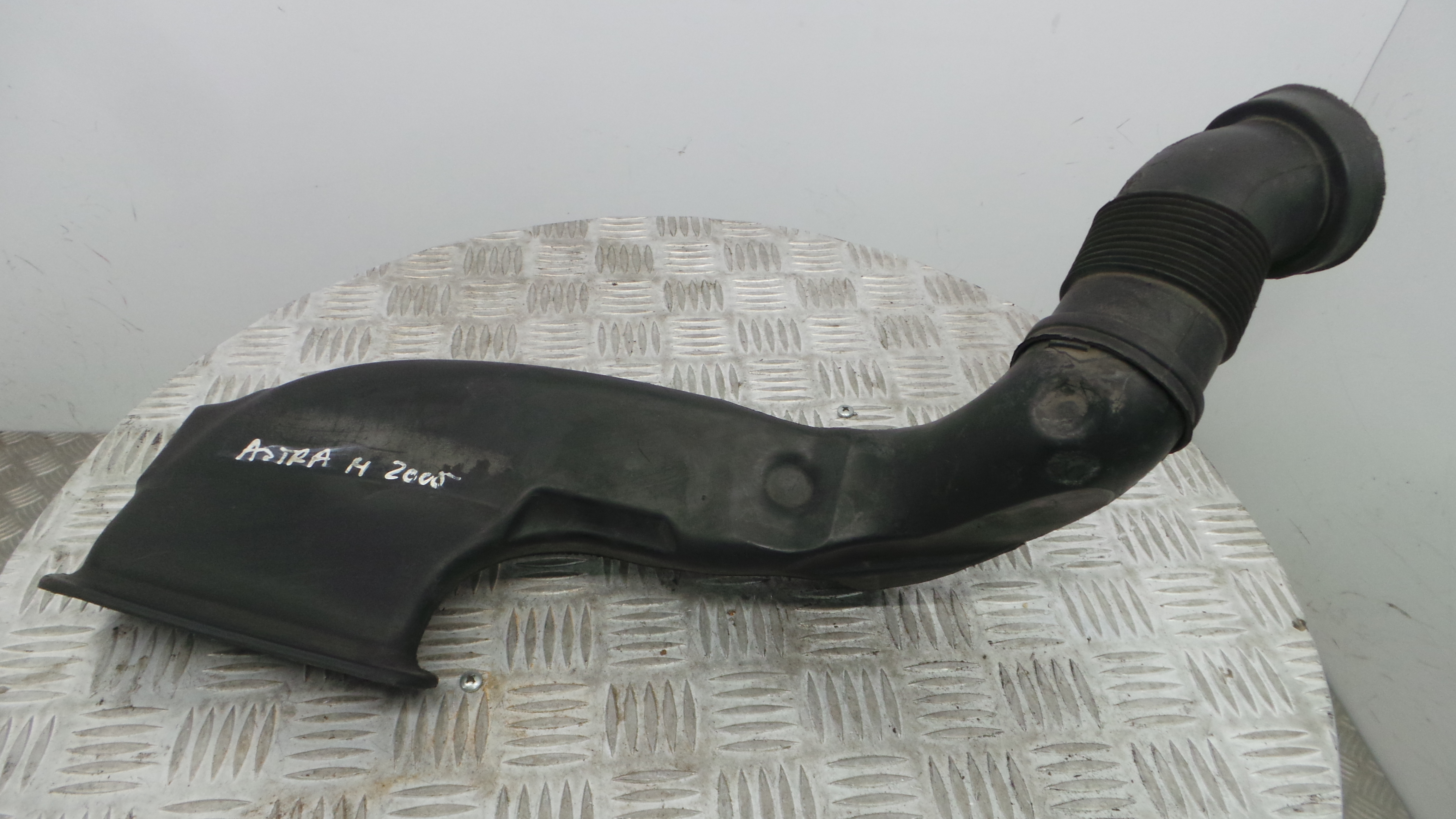 Tubo Caixa Filtro Ar 55351756 - OPEL ASTRA H (A04)-33629882 Tubo Caixa Filtro Ar 55351756 - OPEL ASTRA H (A04)-33629882