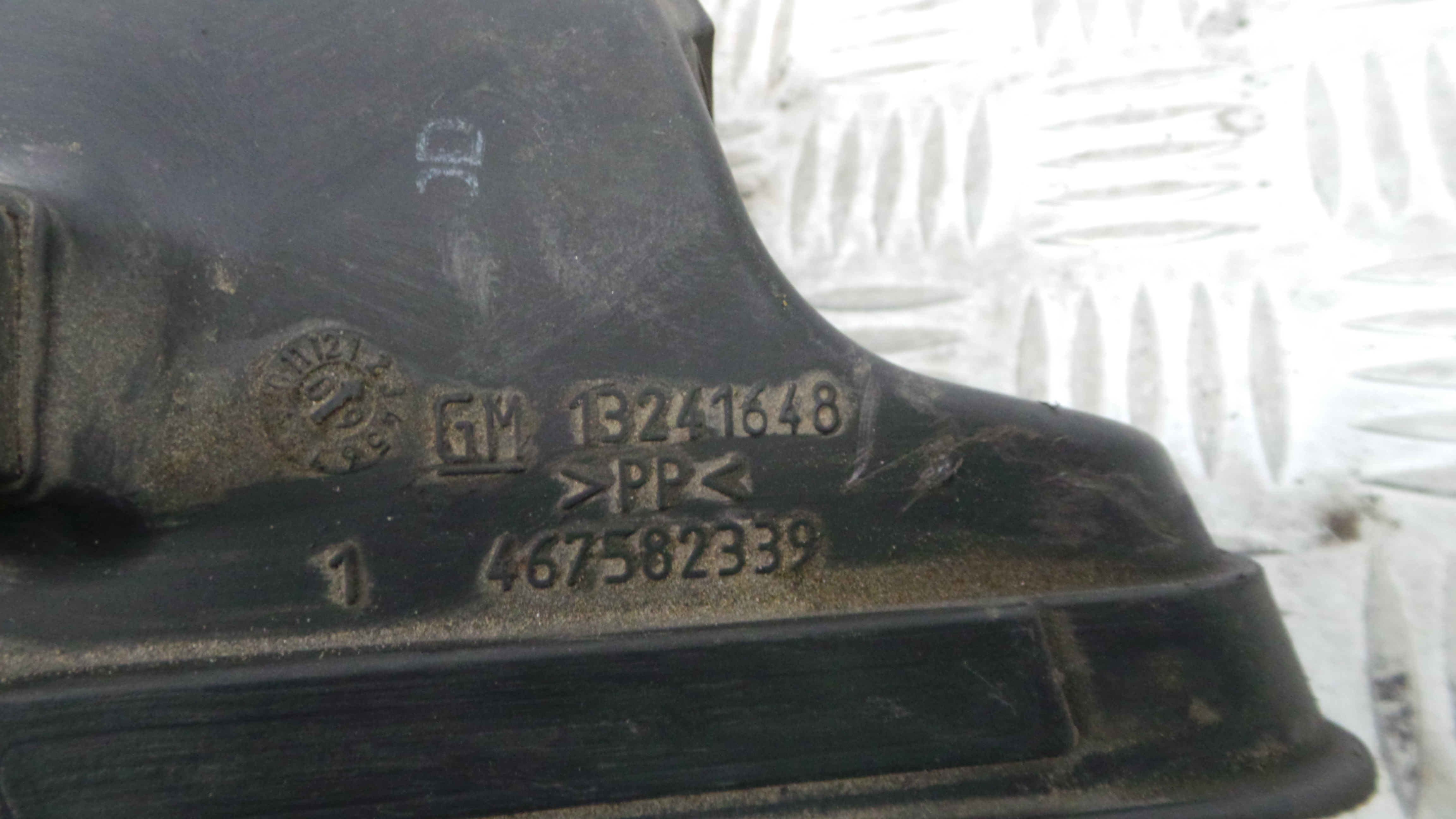 Tubo Caixa Filtro Ar 13241648 - OPEL CORSA D (S07)-33629977