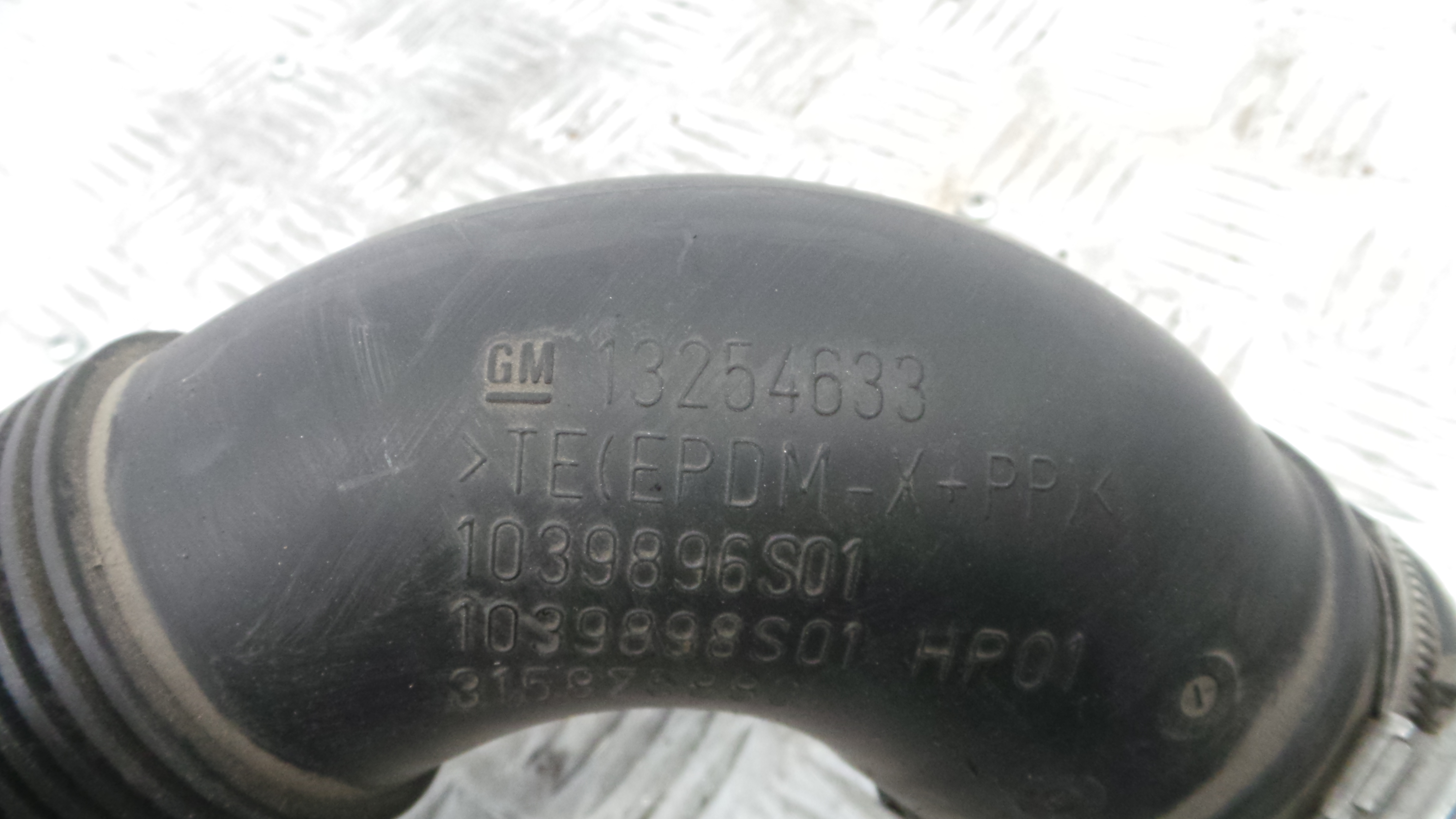 Tubo Caixa Filtro Ar 13254633 - OPEL ASTRA J (P10)-33630016