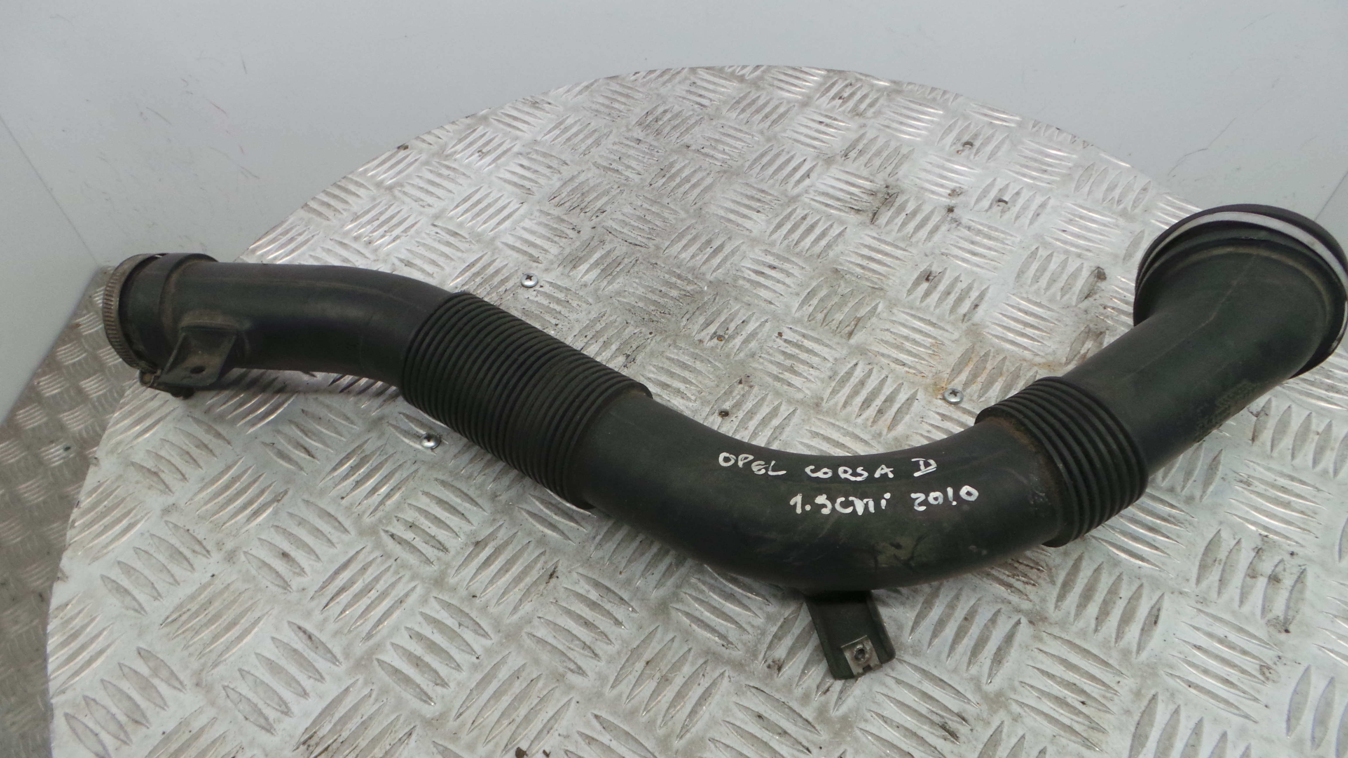 Tubo Caixa Filtro Ar 55557413 - OPEL CORSA D (S07)-33630049