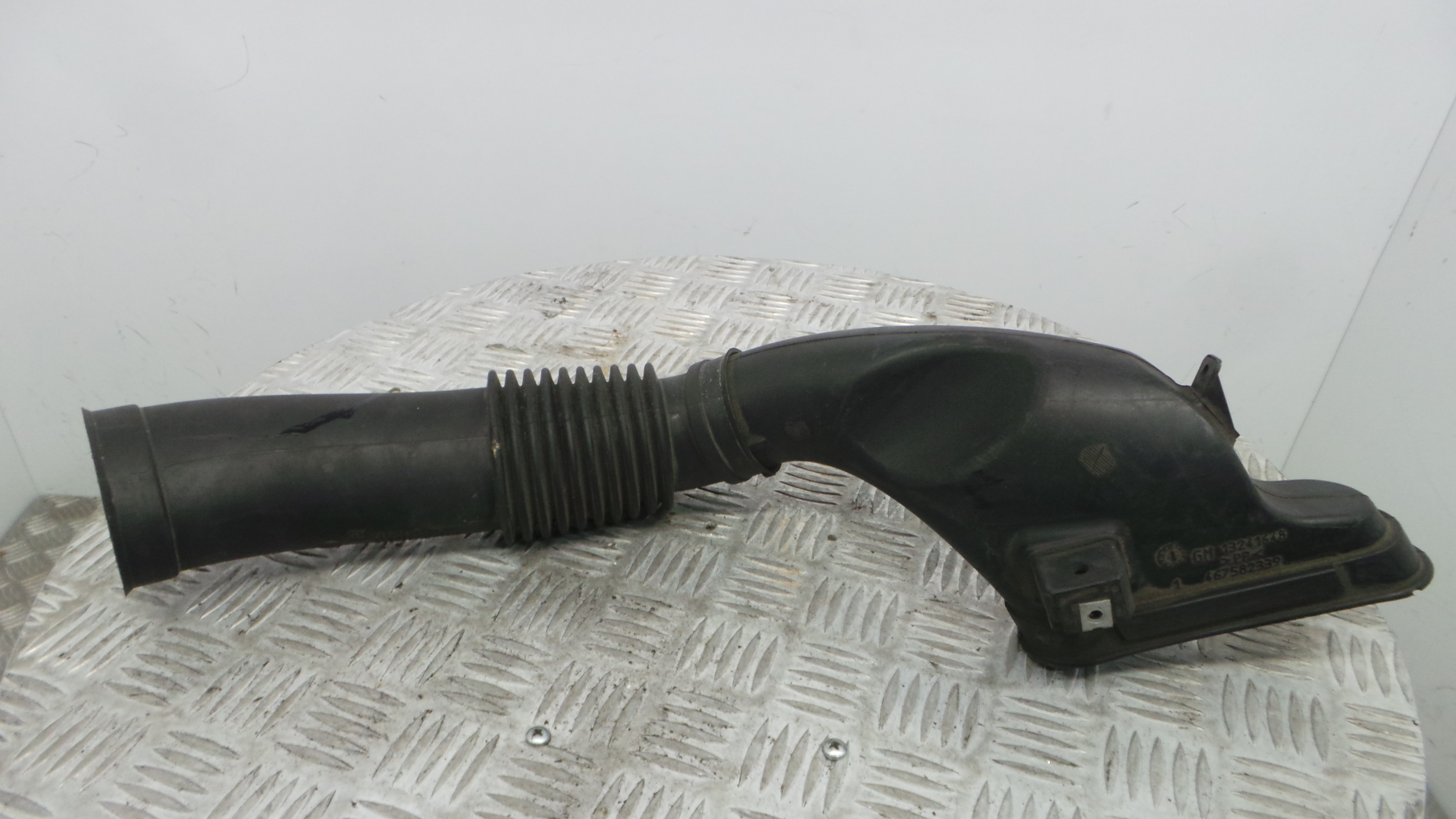 Tubo Caixa Filtro Ar 13241648 - OPEL CORSA D (S07)-33630077