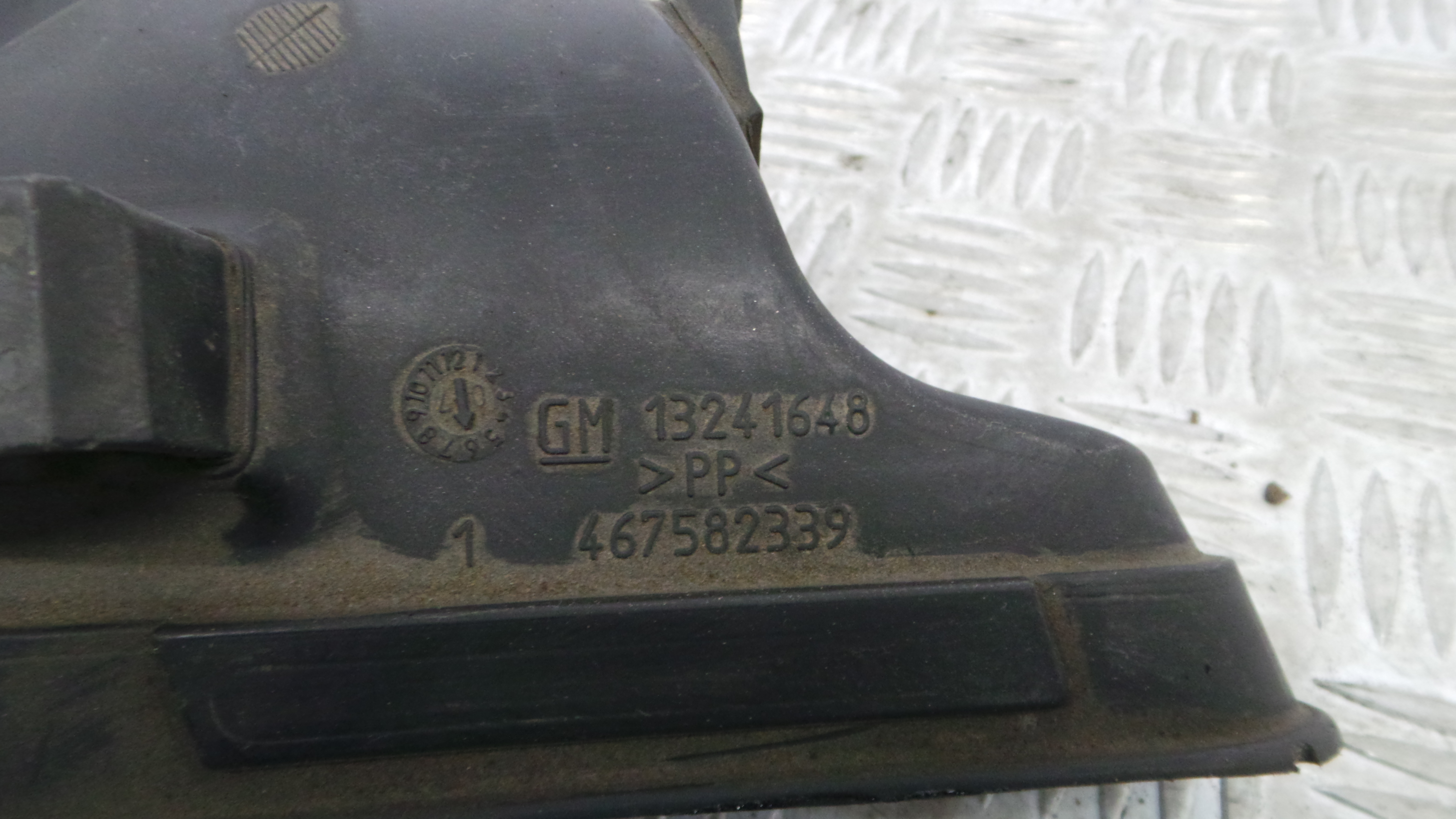 Tubo Caixa Filtro Ar 13241648 - OPEL CORSA D (S07)-33630077