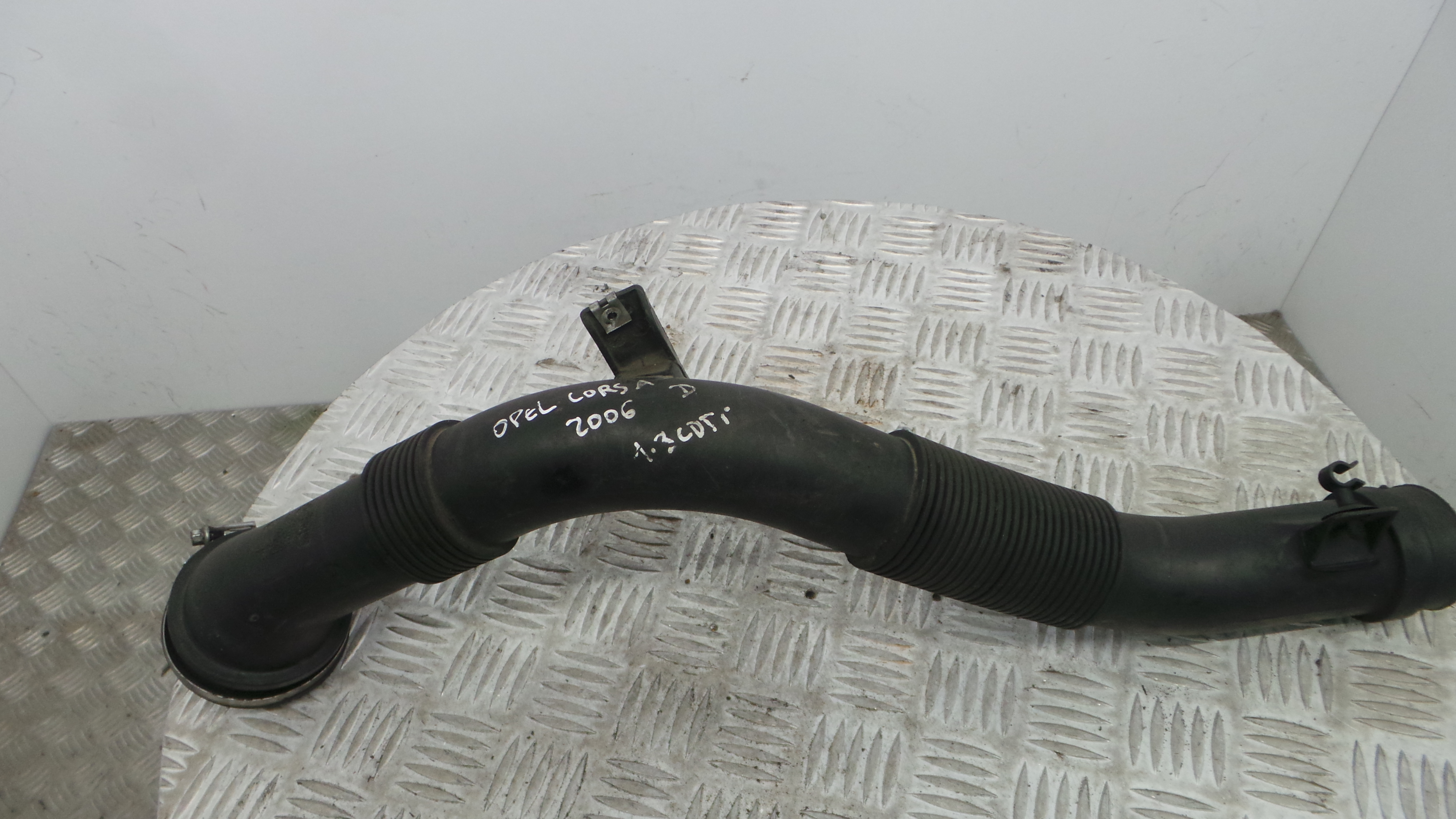 Tubo Caixa Filtro Ar 55557413 - OPEL CORSA D (S07)-33630086