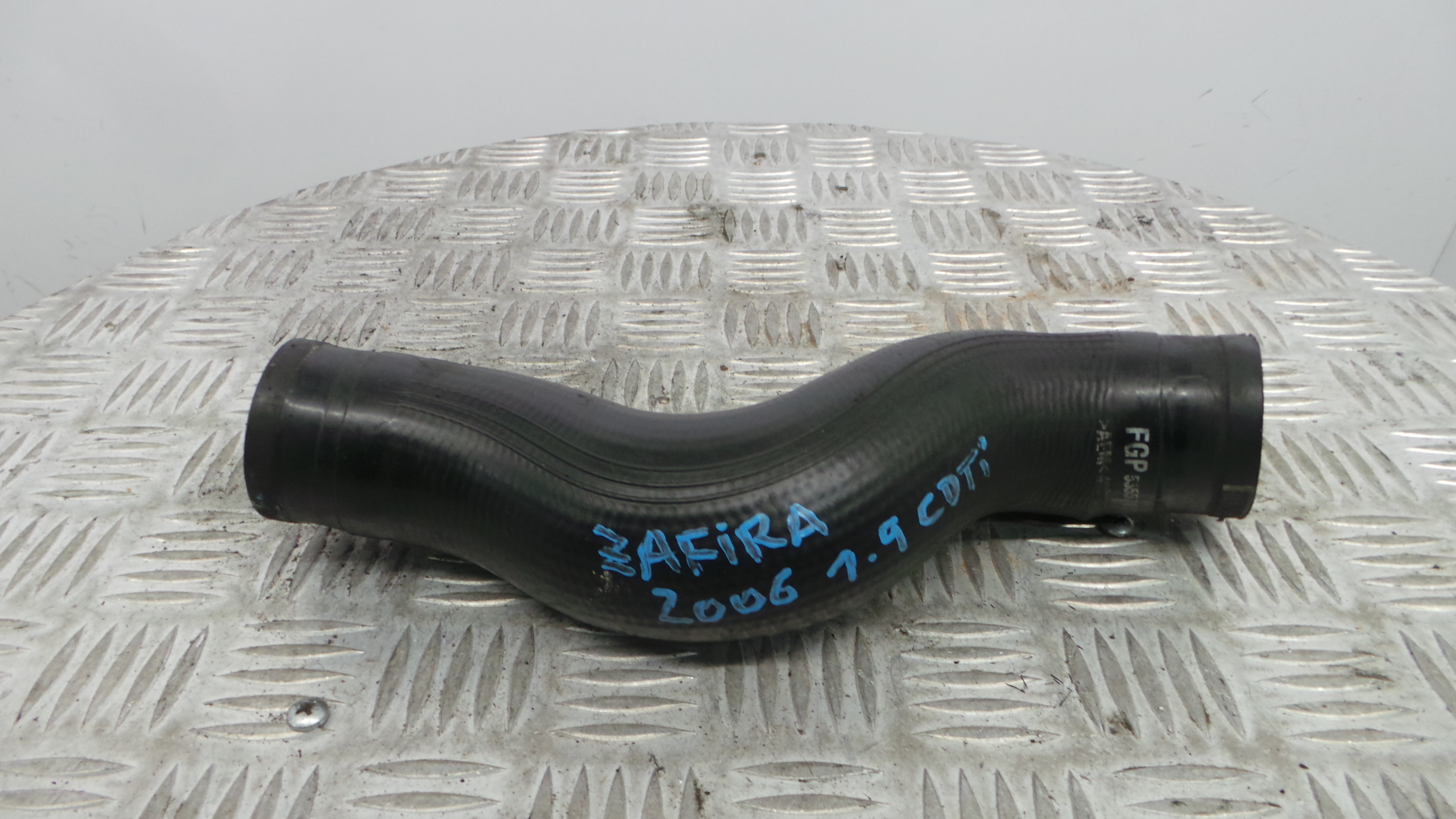 Tubo Intercooler 55557037 - OPEL ZAFIRA A Veículo multiuso (T98)-33630103