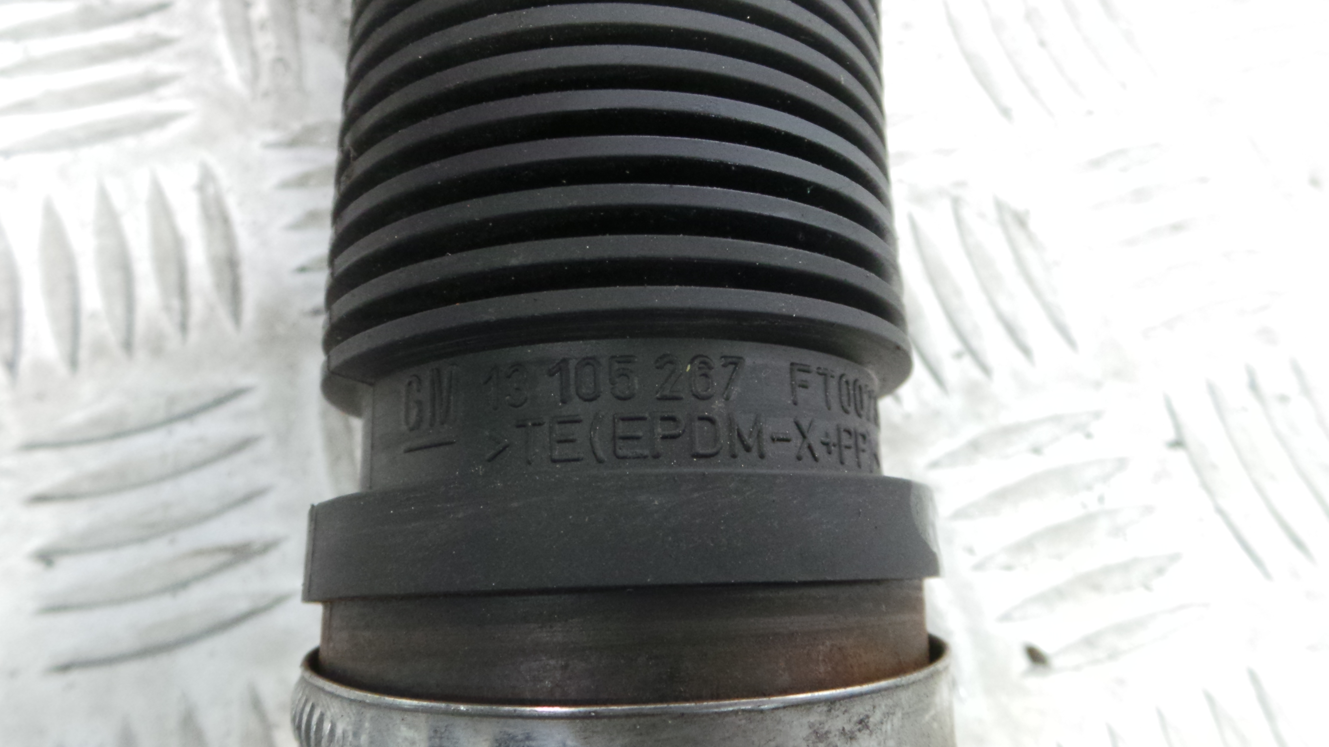 Tubo Caixa Filtro Ar 13105267 - OPEL MERIVA A Veículo multiuso (X03)-33630150