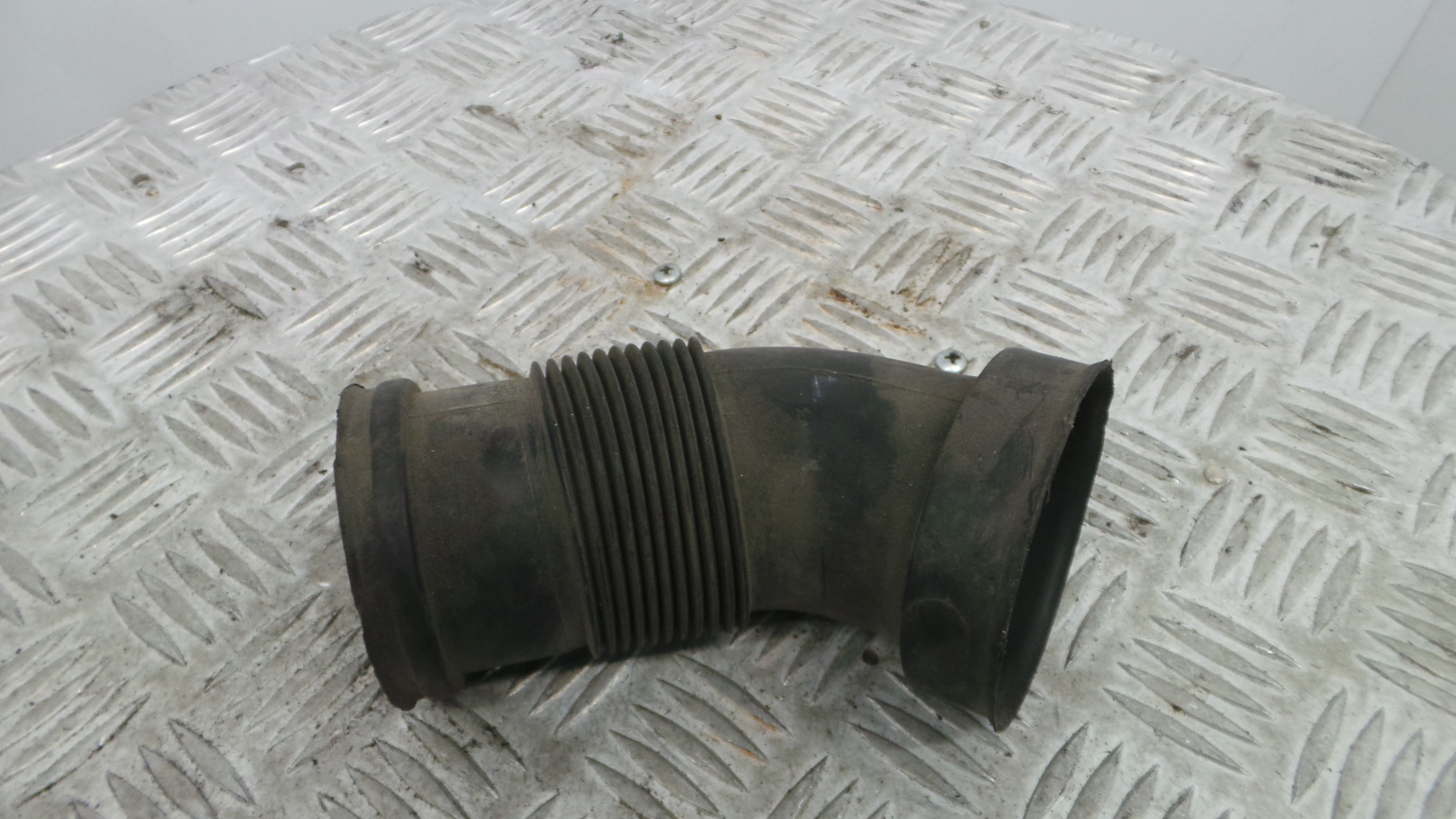 Tubo Caixa Filtro Ar 55558369 - OPEL ASTRA H (A04)-33630209 Tubo Caixa Filtro Ar 55558369 - OPEL ASTRA H (A04)-33630209