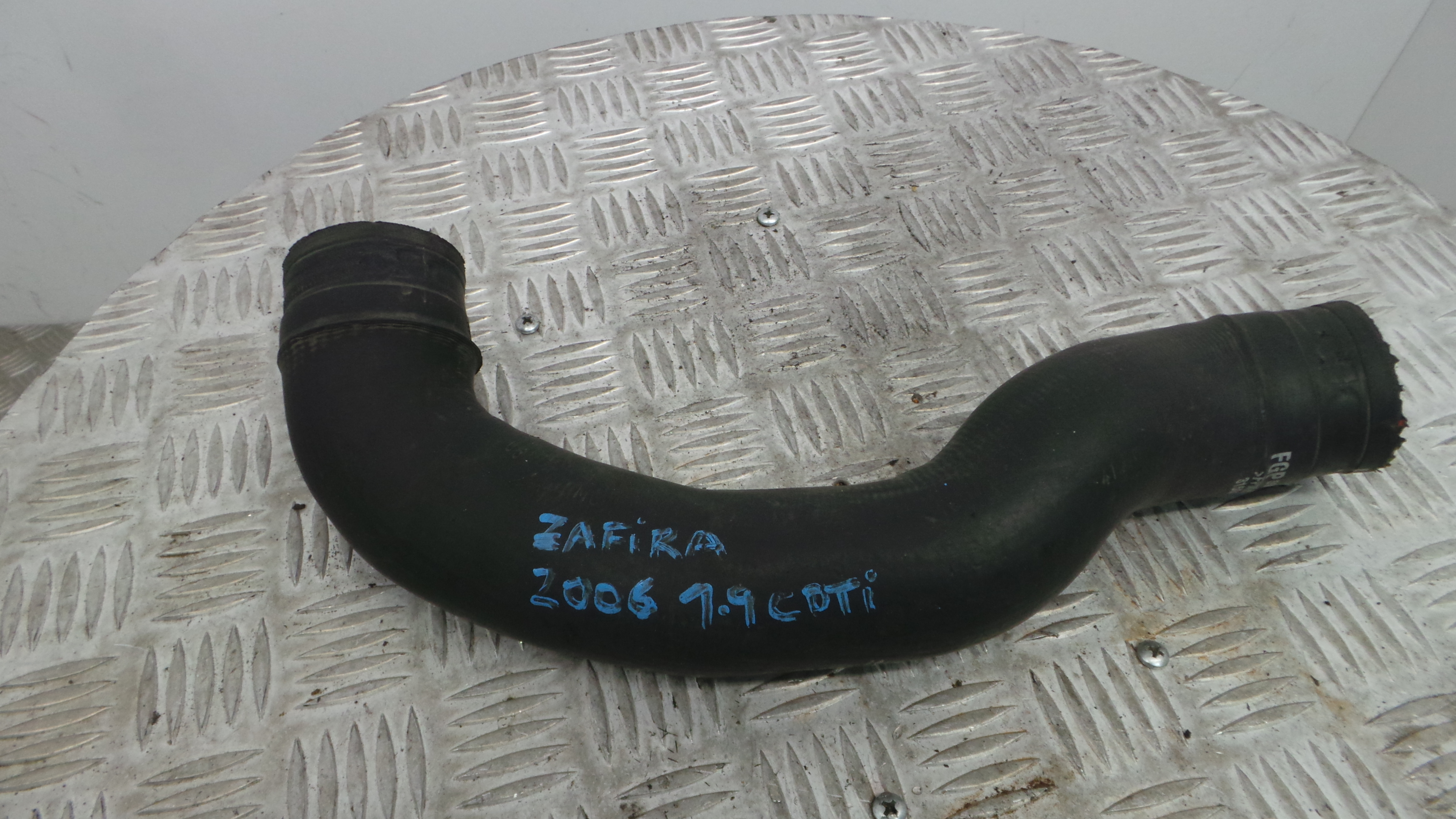 Tubo Intercooler 55559224 - OPEL ZAFIRA A Veículo multiuso (T98)-33630215 Tubo Intercooler 55559224 - OPEL ZAFIRA A Veículo multiuso (T98)-33630215