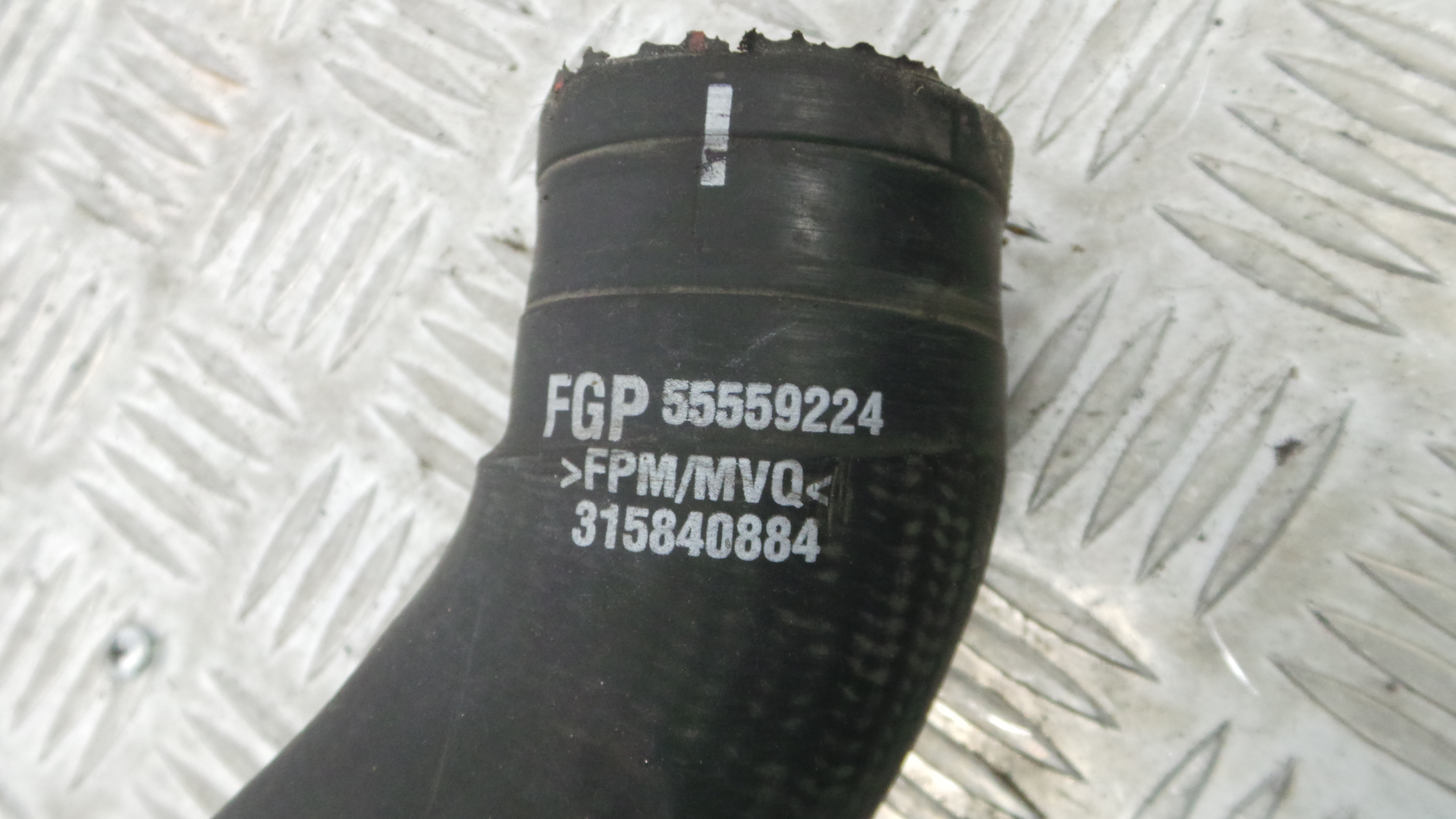 Tubo Intercooler 55559224 - OPEL ZAFIRA A Veículo multiuso (T98)-33630215