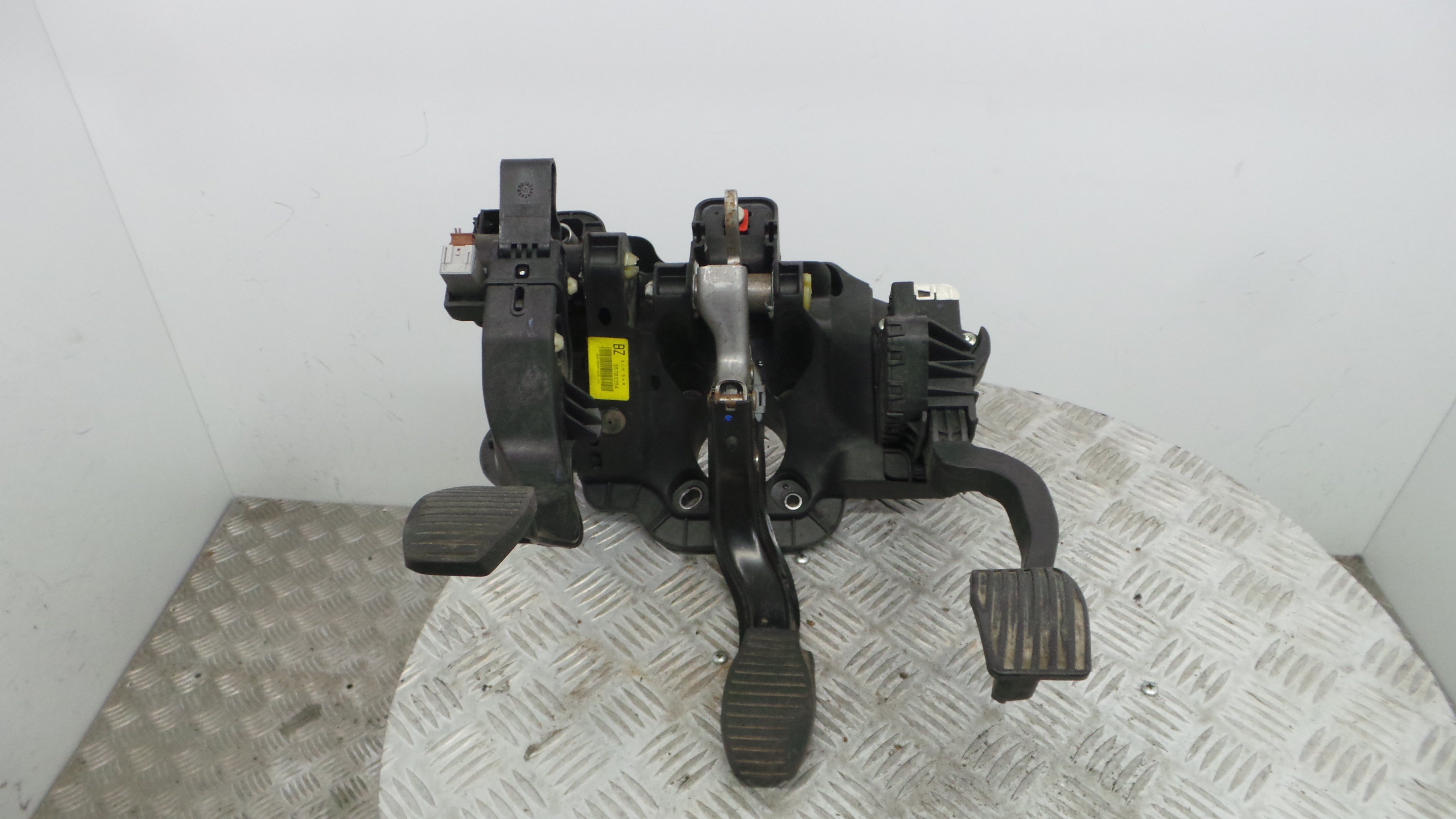 Pedal do Travão 55703354 - OPEL CORSA D (S07)-33630361 Pedal do Travão 55703354 - OPEL CORSA D (S07)-33630361