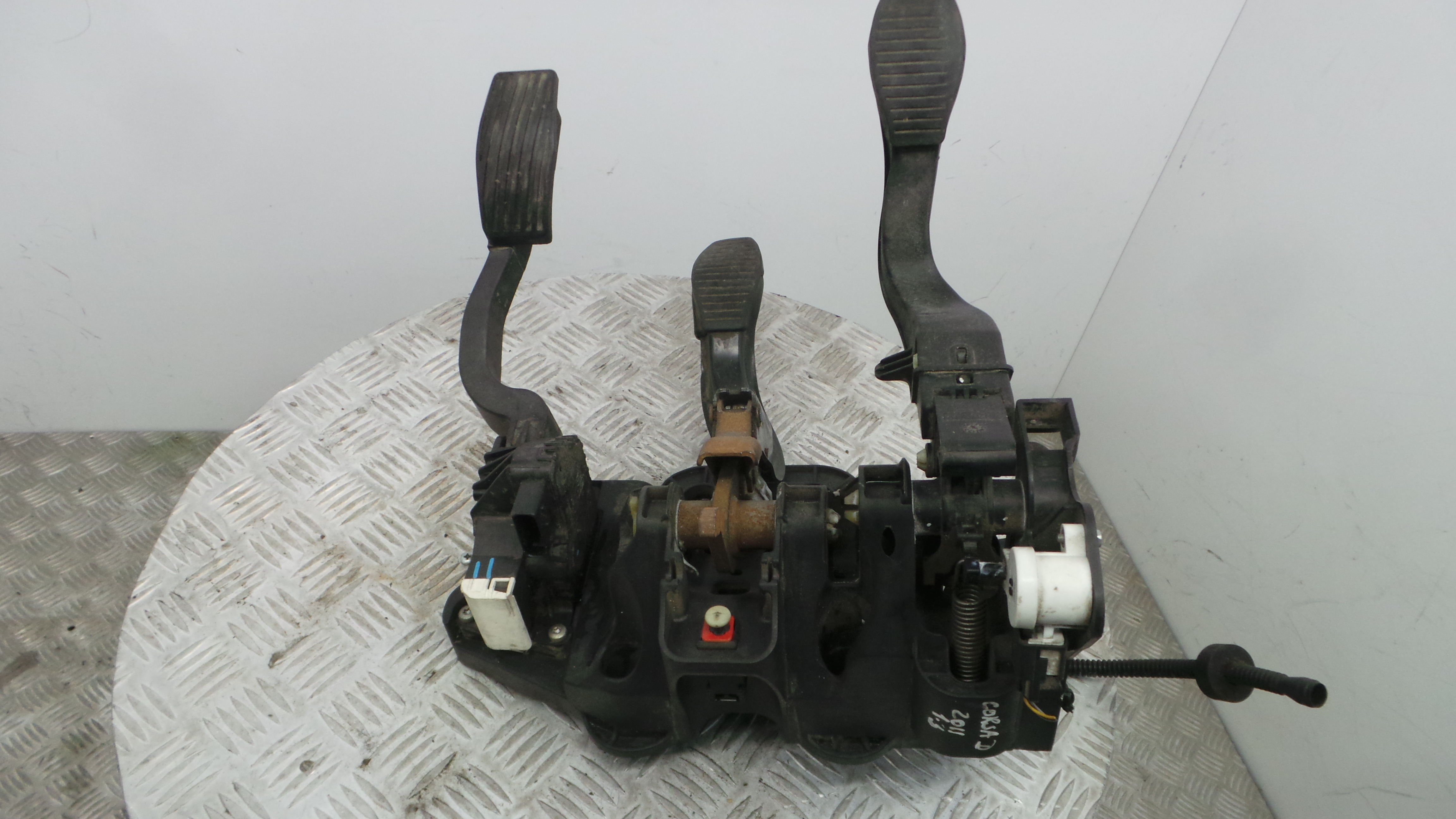Pedal do Travão 13308338 - OPEL CORSA D (S07)-33630366