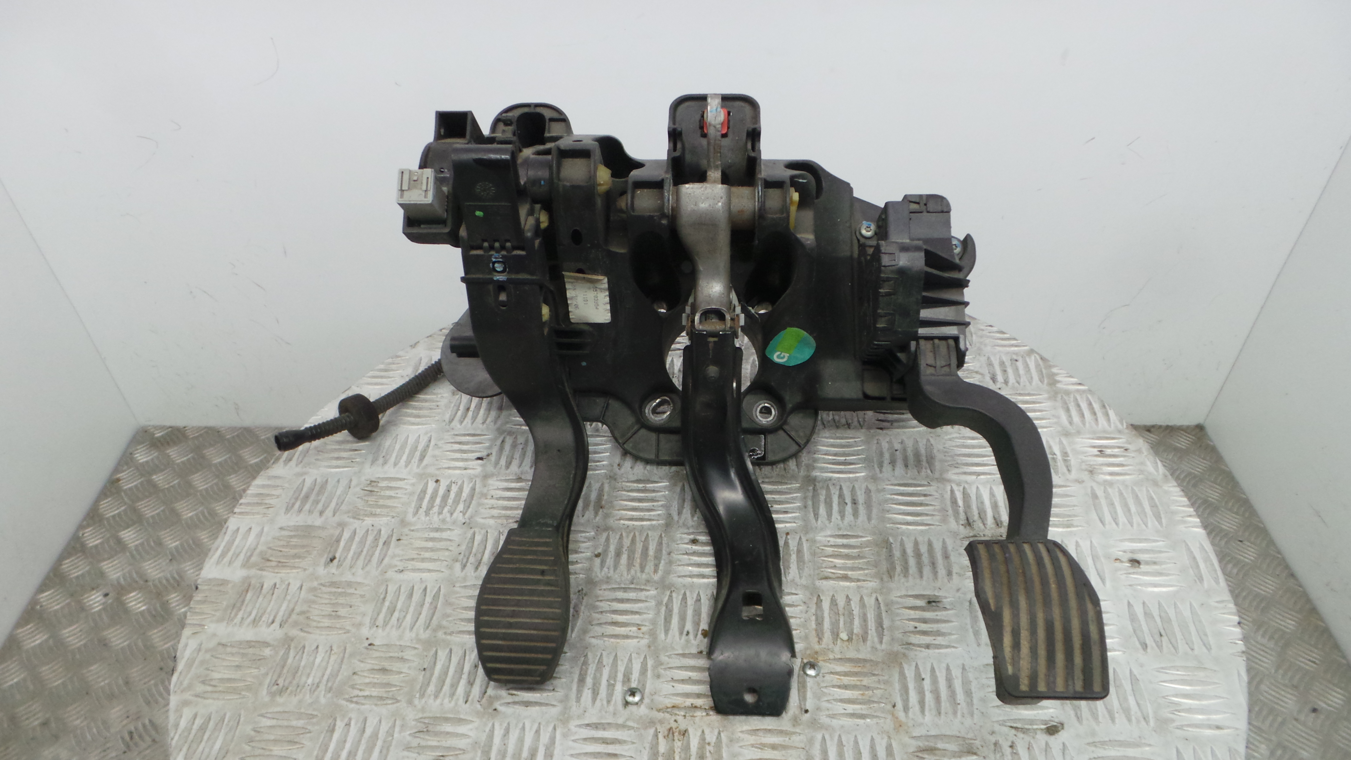 Pedal do Travão 55703354 - OPEL CORSA D (S07)-33630390 Pedal do Travão 55703354 - OPEL CORSA D (S07)-33630390