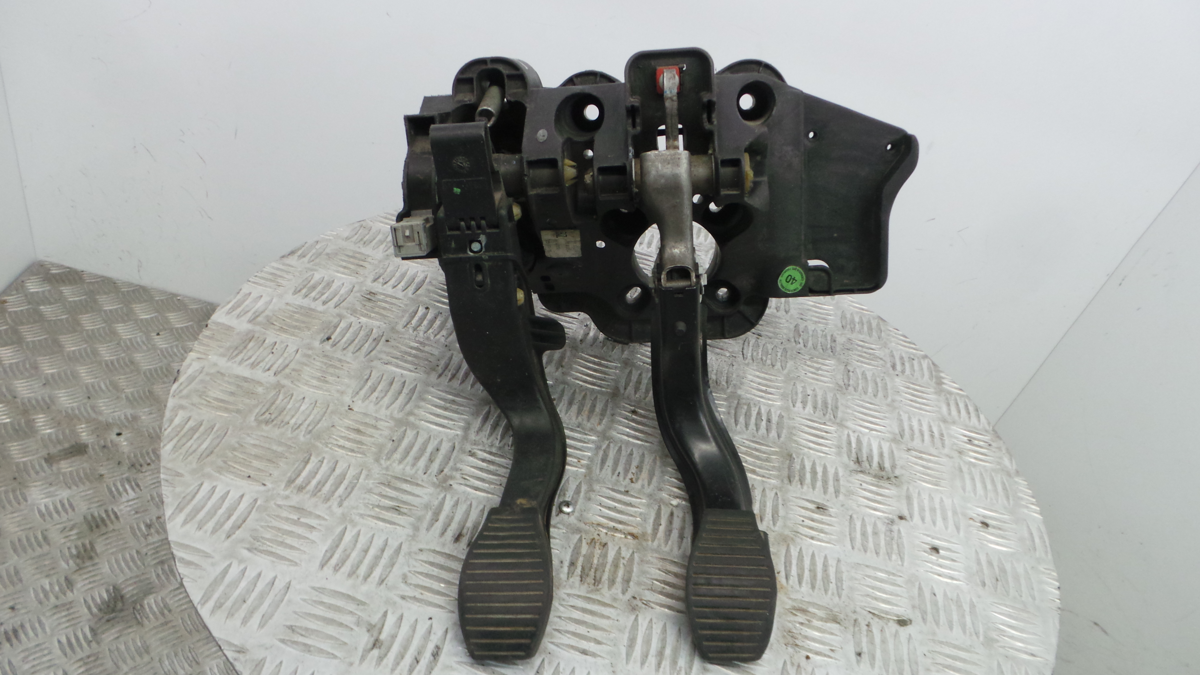 Pedal do Travão 55703354 - OPEL CORSA D (S07)-33630400