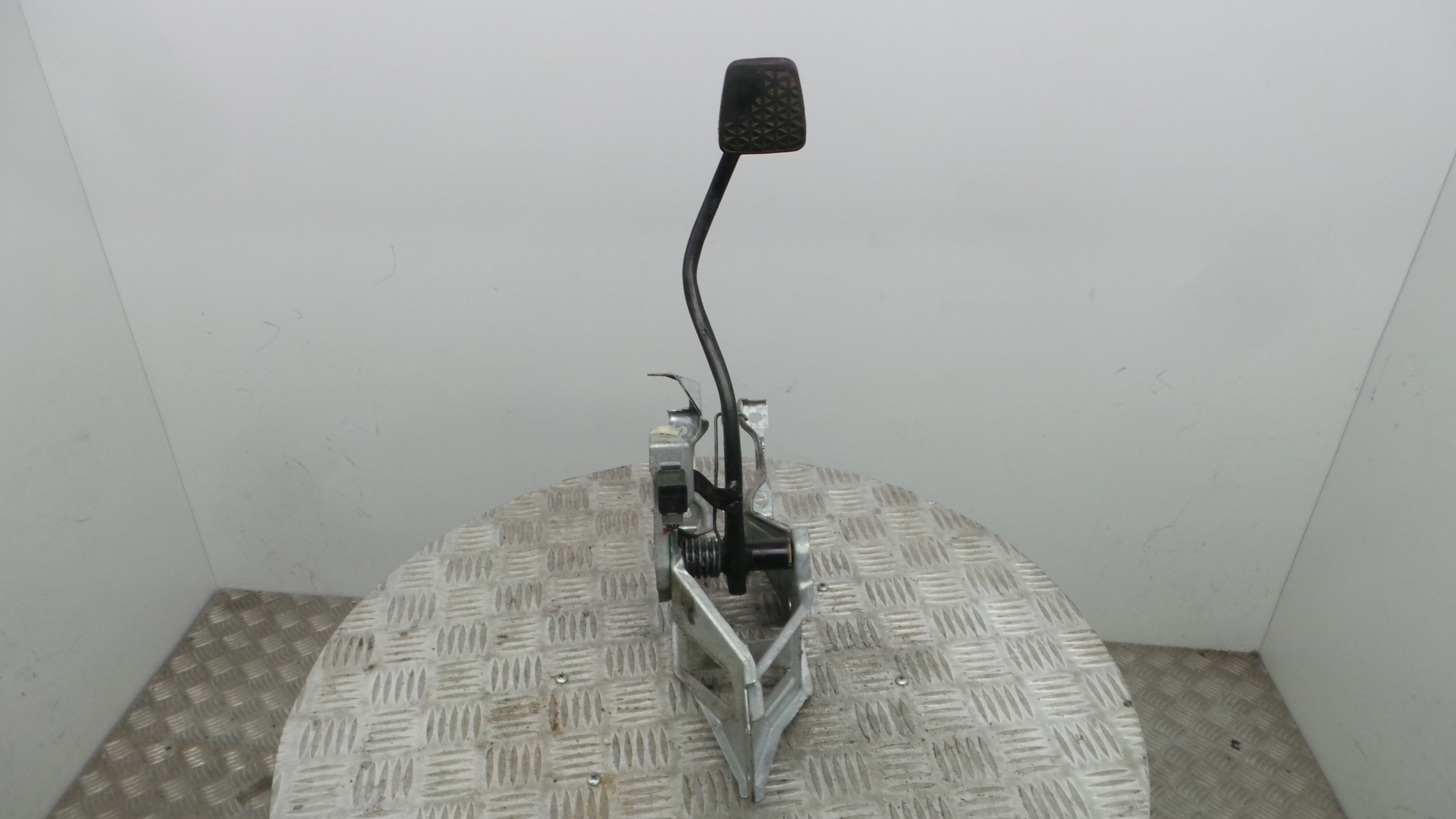 Pedal do Travão 13173781 - OPEL ASTRA H (A04)-33630408