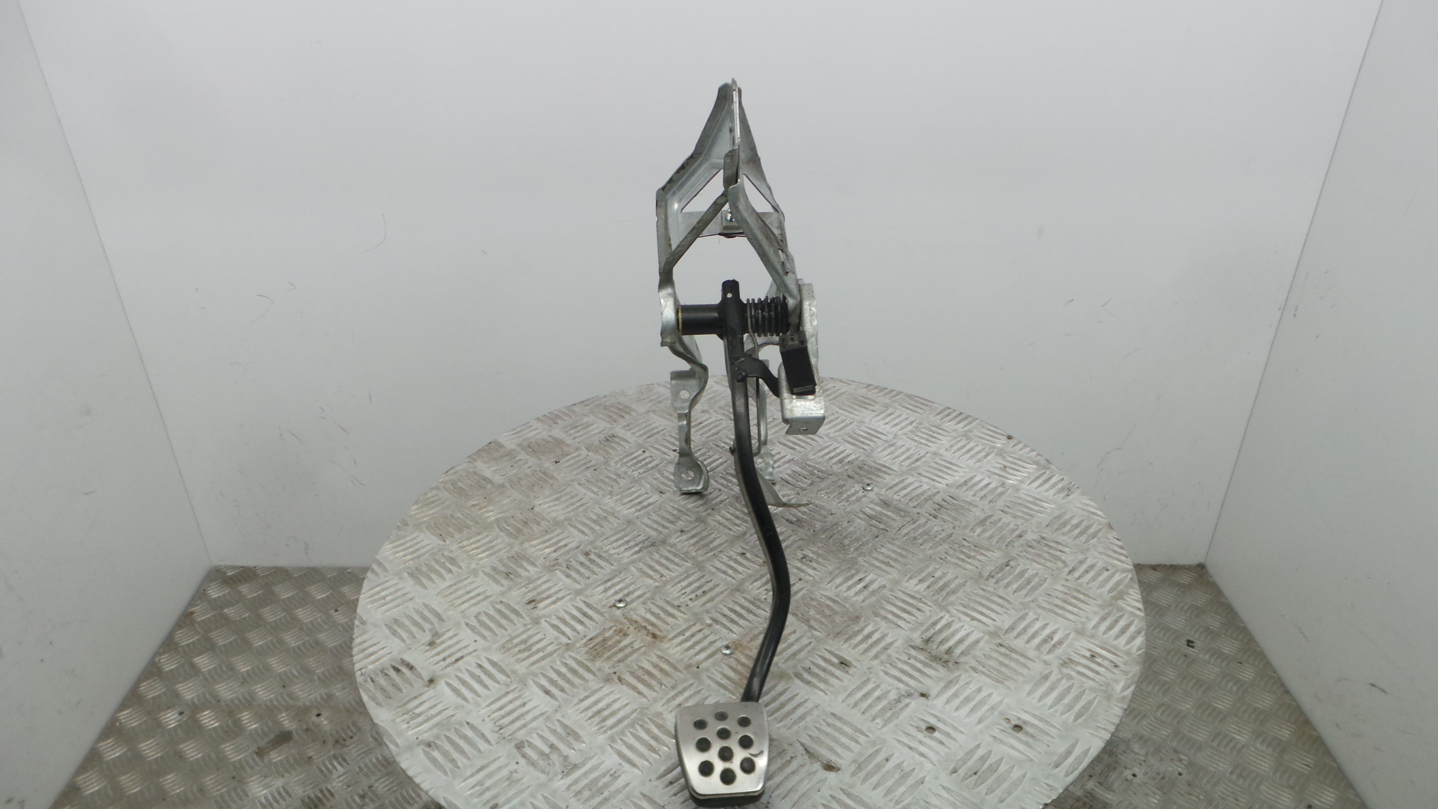 Pedal do Travão 13173780 - OPEL ASTRA H (A04)-33630414 Pedal do Travão 13173780 - OPEL ASTRA H (A04)-33630414