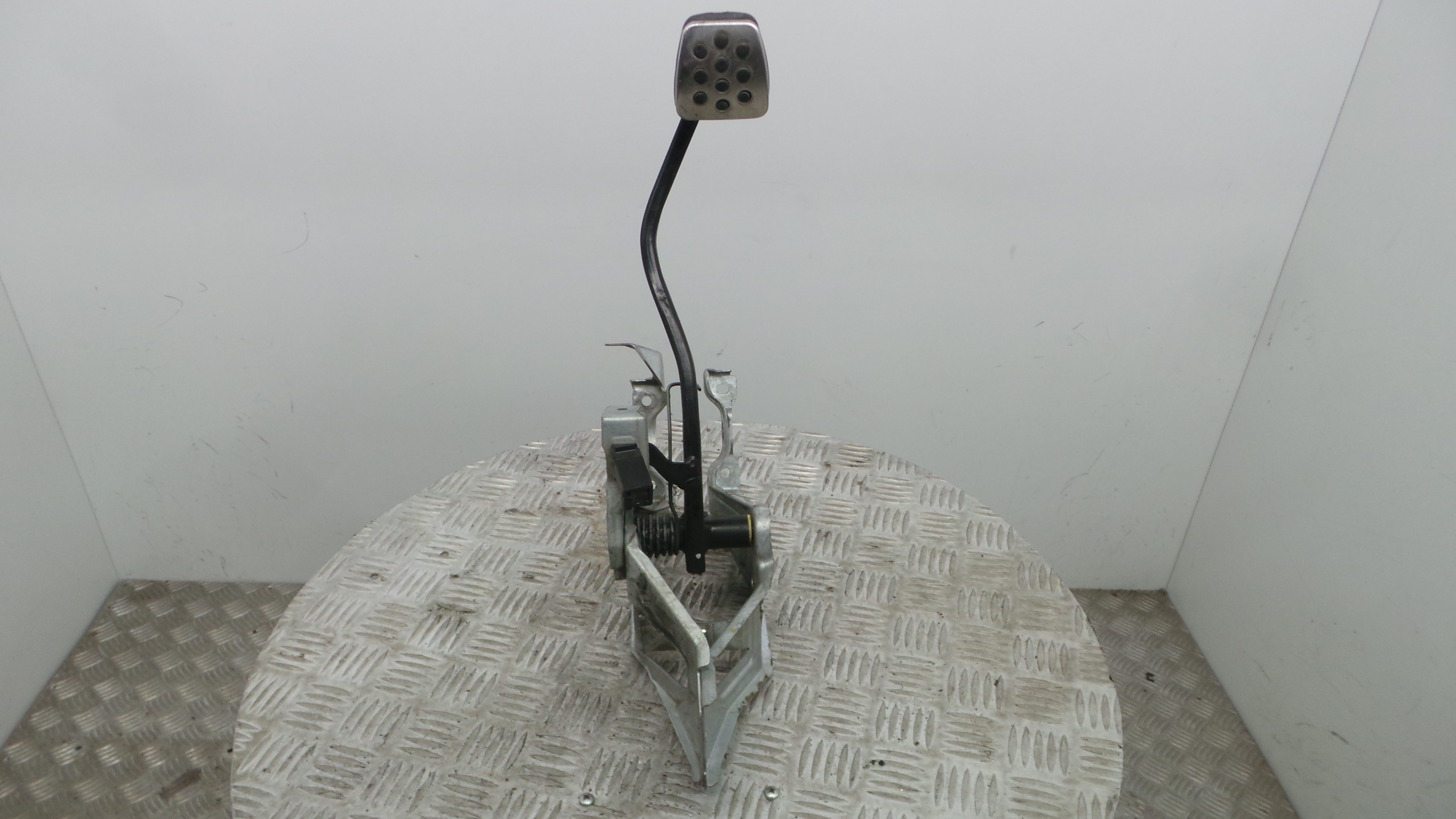 Pedal do Travão 13173780 - OPEL ASTRA H (A04)-33630414