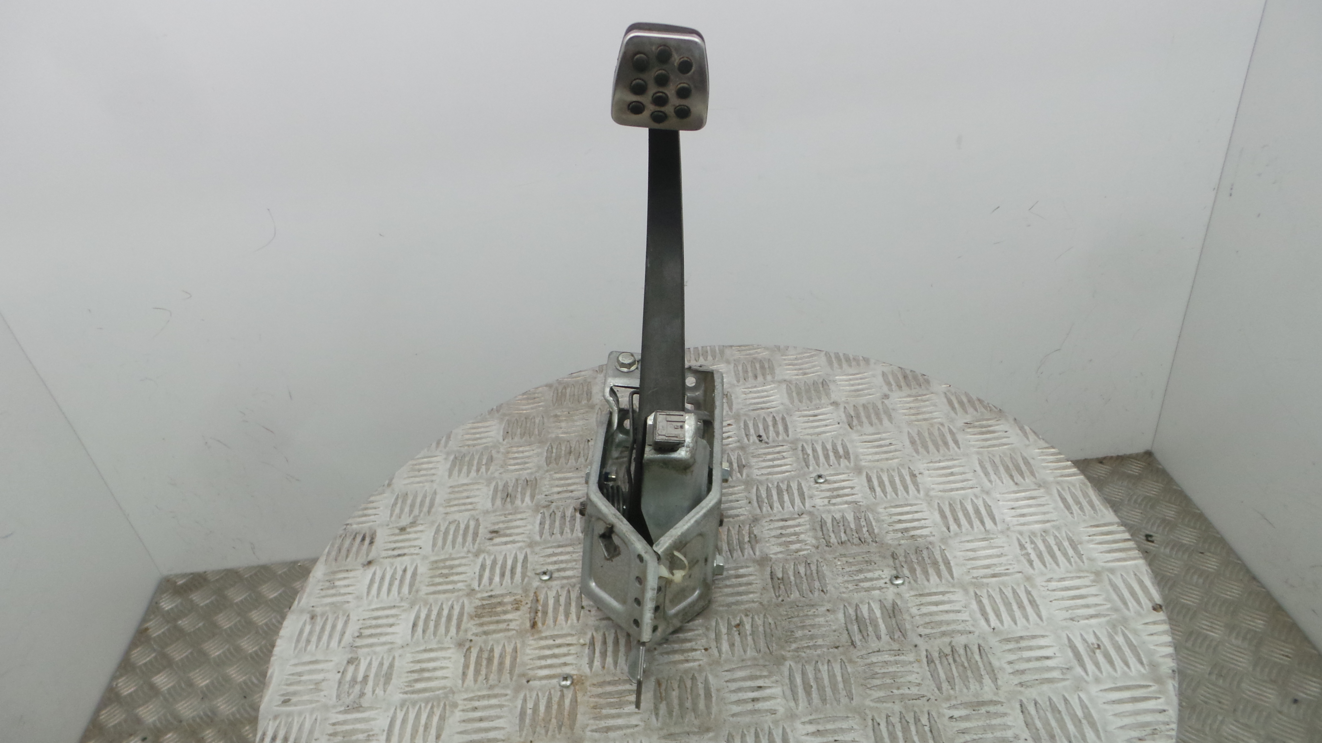Pedal do Travão 13173780 - OPEL ASTRA H (A04)-33630419