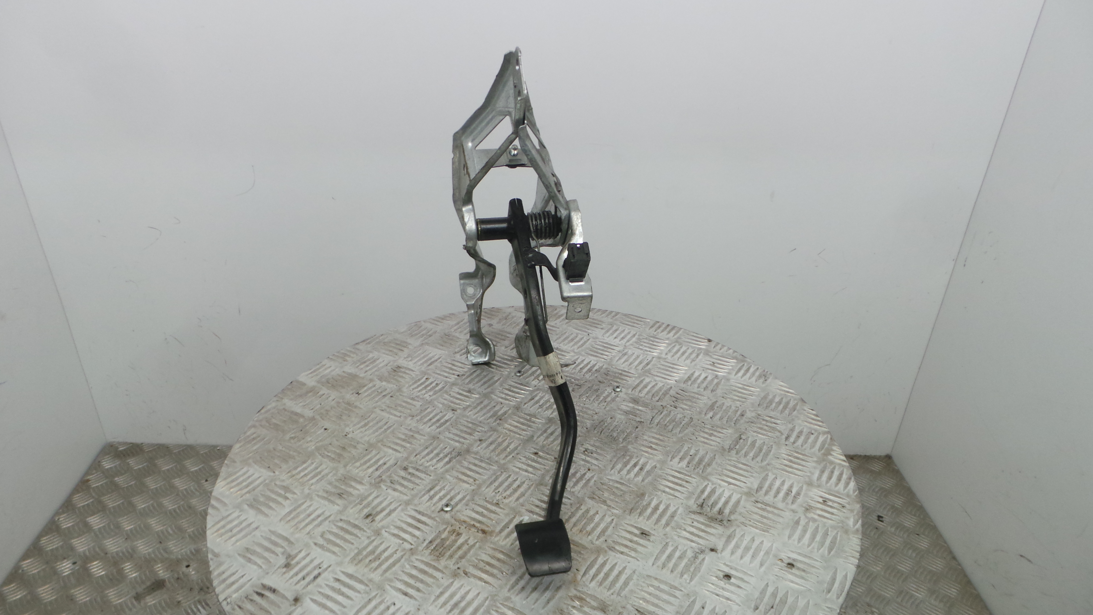 Pedal do Travão 13173781 - OPEL ASTRA H (A04)-33630437 Pedal do Travão 13173781 - OPEL ASTRA H (A04)-33630437