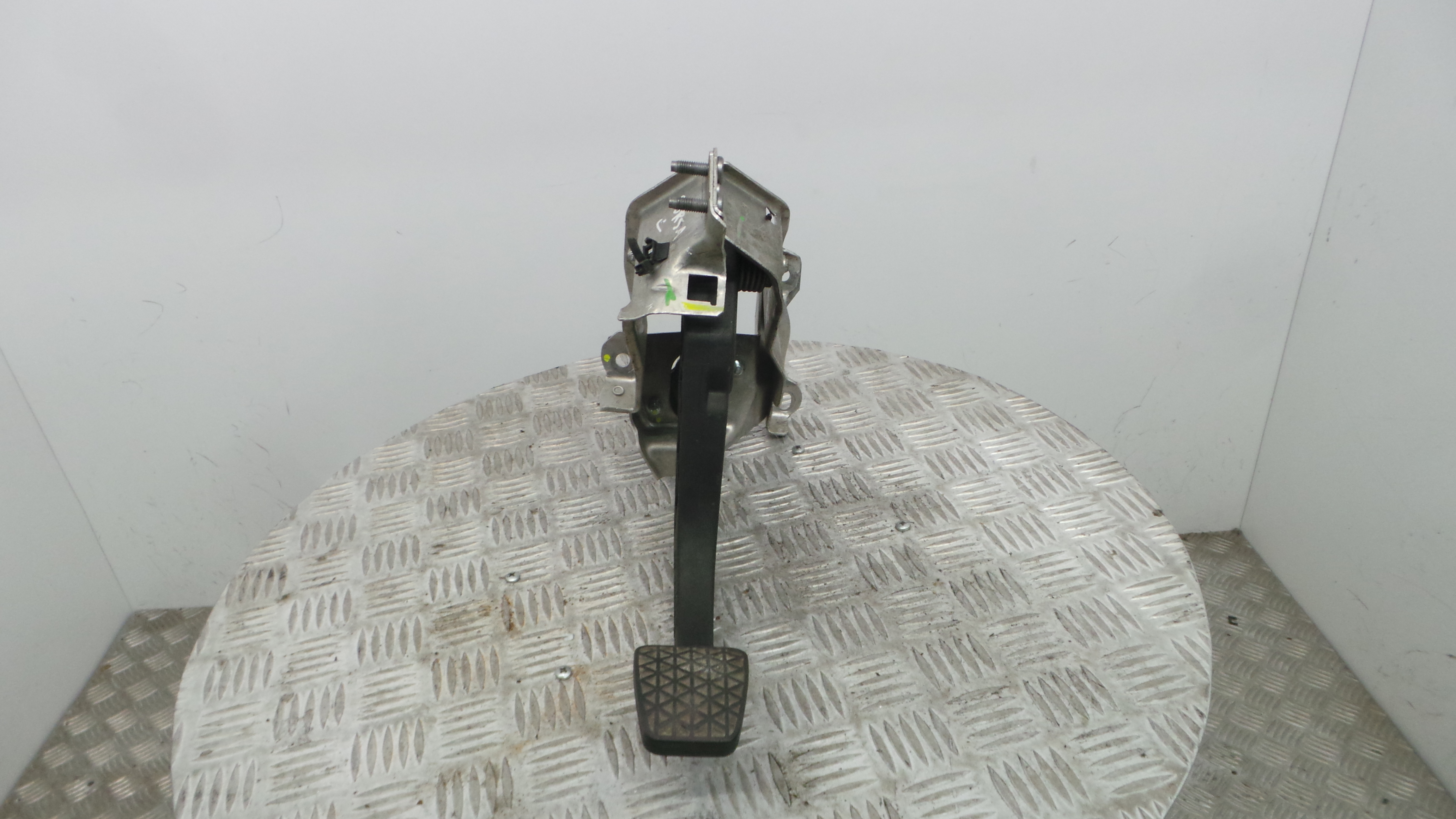 Pedal de Embraiagem 9156593 - OPEL CORSA C (X01)-33630439