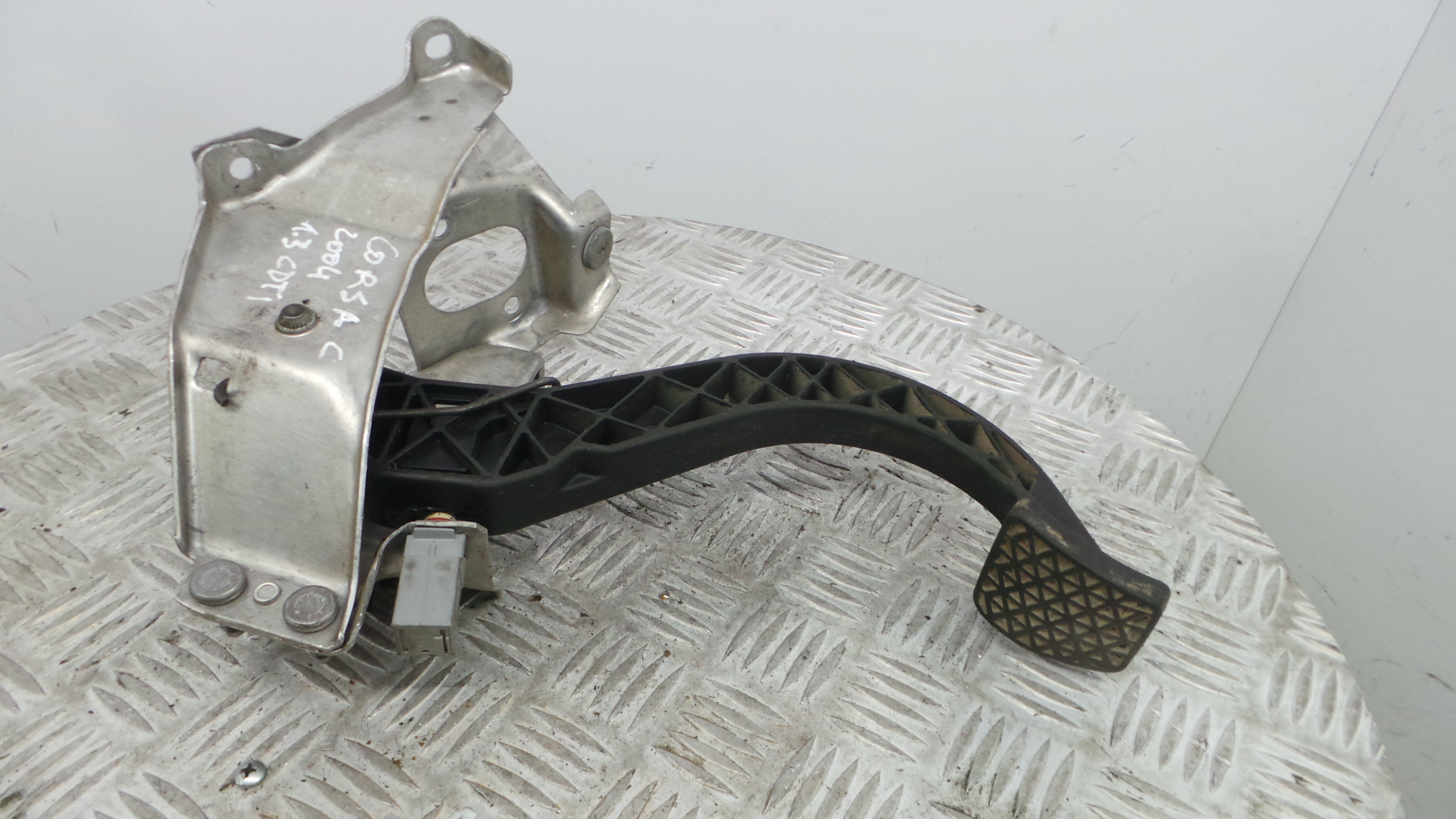 Pedal de Embraiagem 9156593 - OPEL CORSA C (X01)-33630444