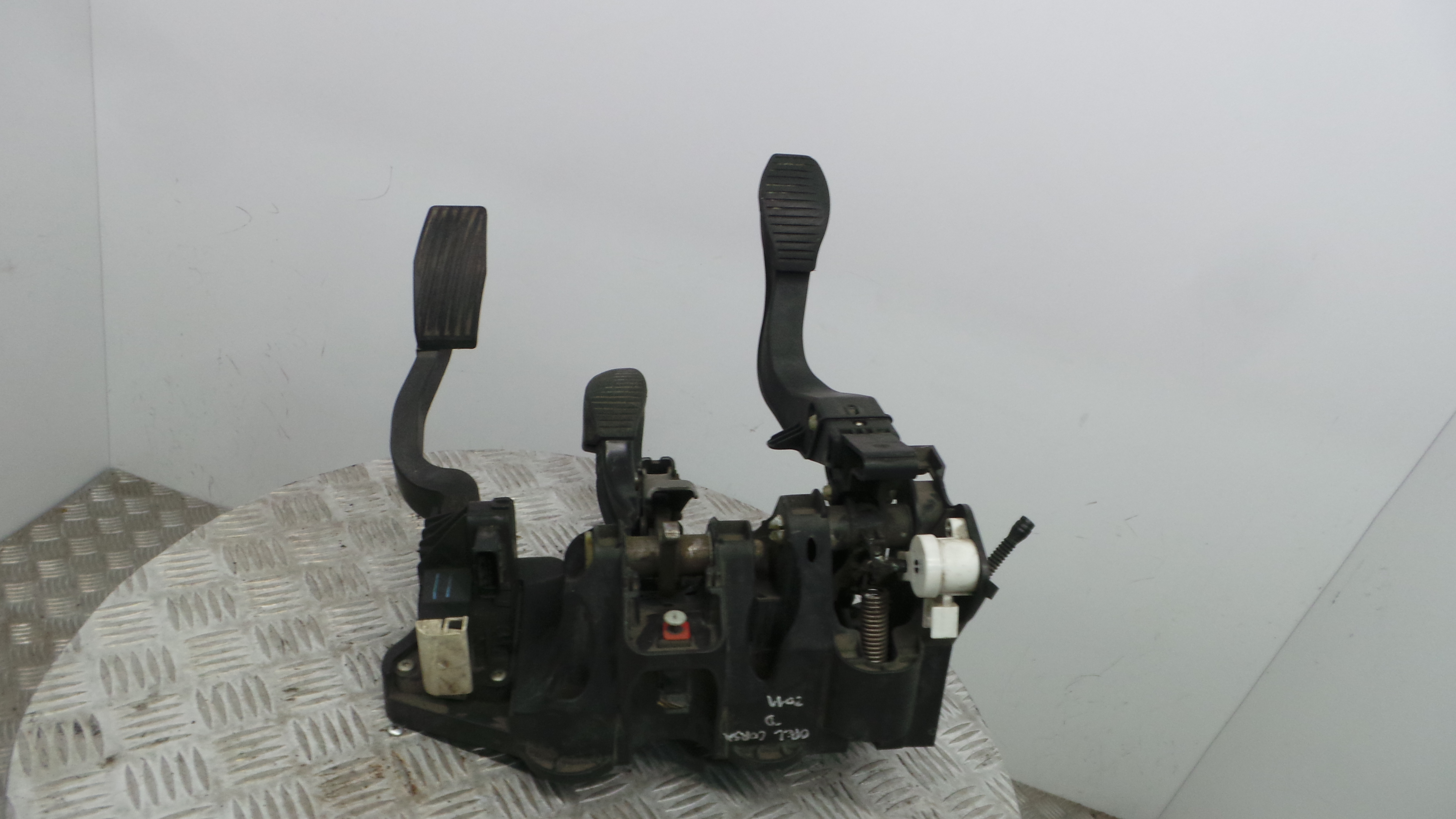 Pedal do Travão 13308338 - OPEL CORSA D (S07)-33630472