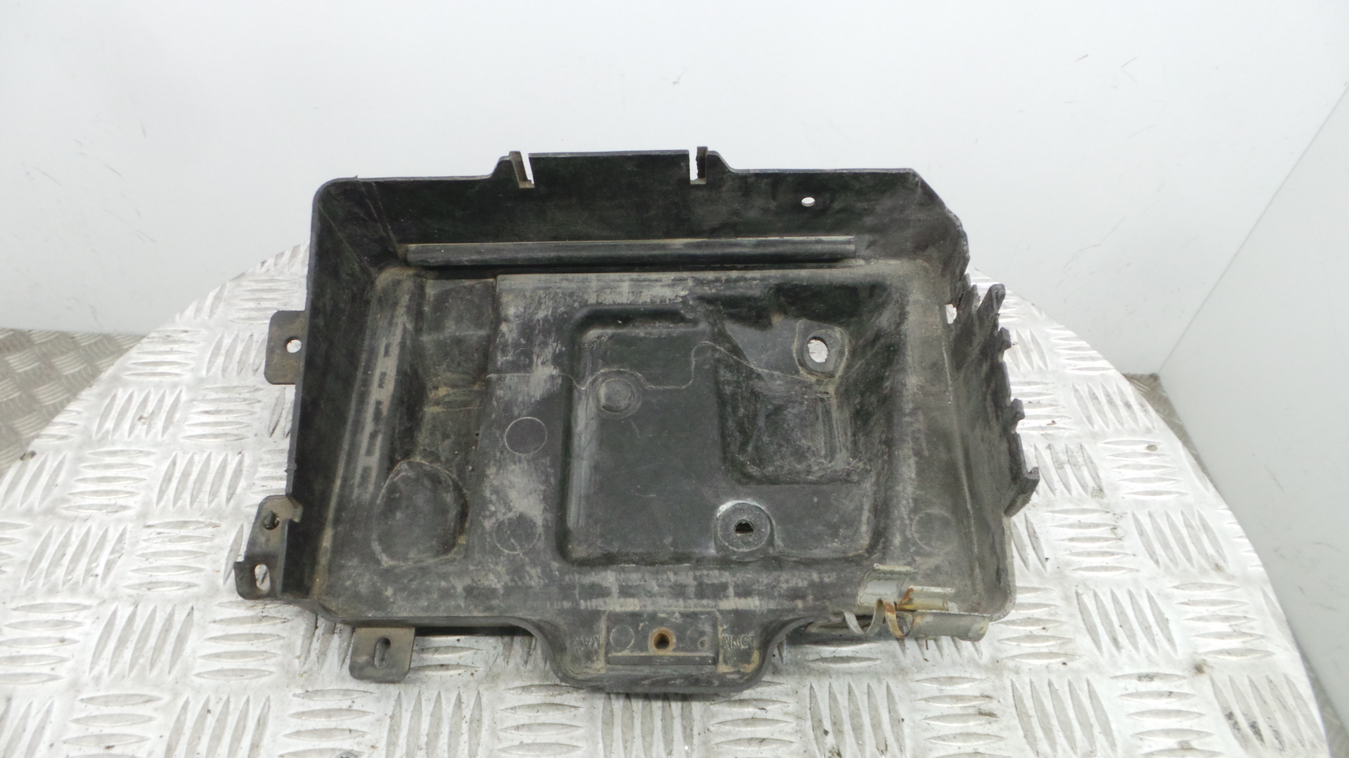 Base da Bateria 13110827 - OPEL ASTRA H (A04)-33630599 Base da Bateria 13110827 - OPEL ASTRA H (A04)-33630599