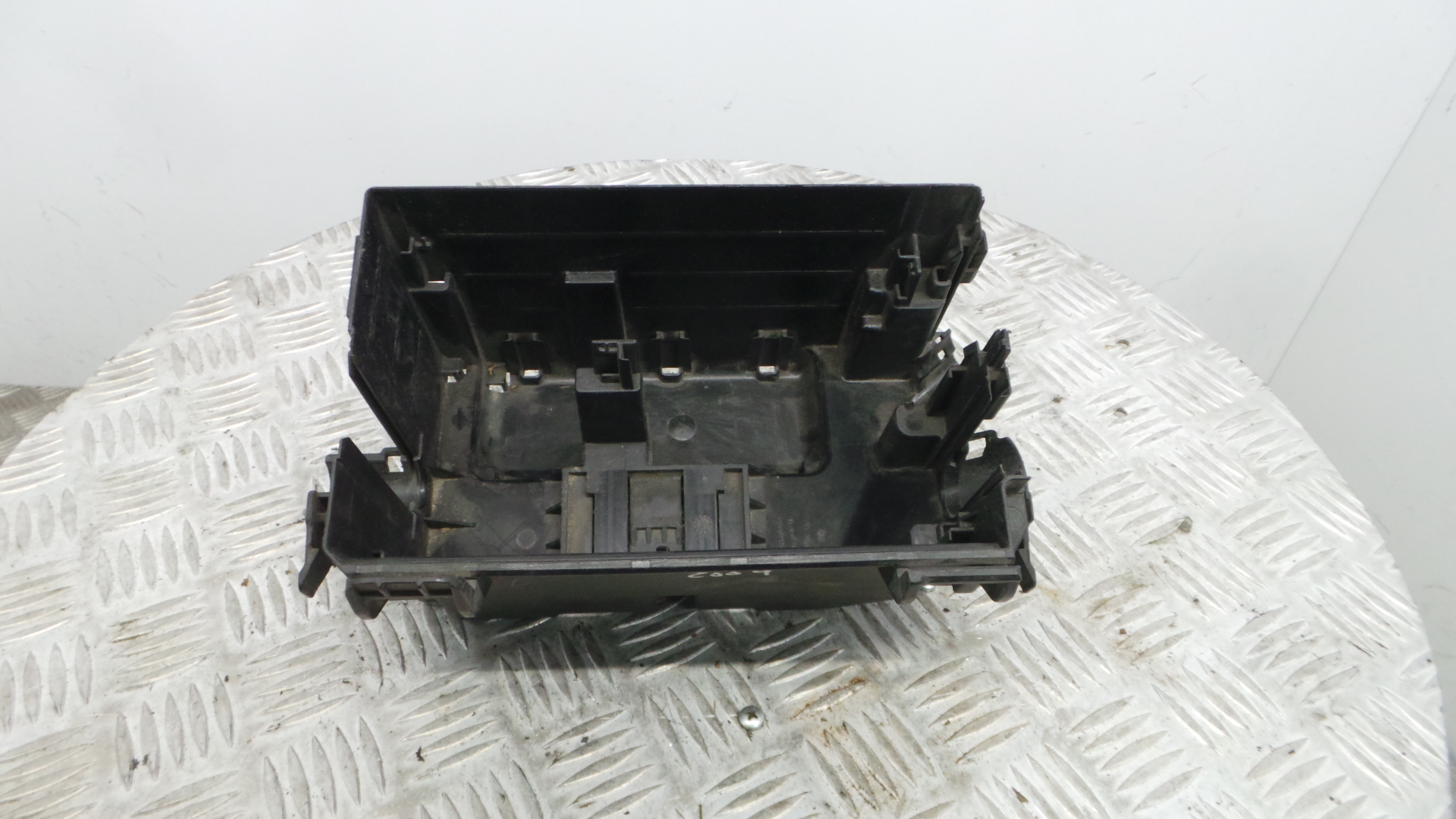 Caixa de Fusiveis 13246937 - OPEL CORSA D (S07)-33630620