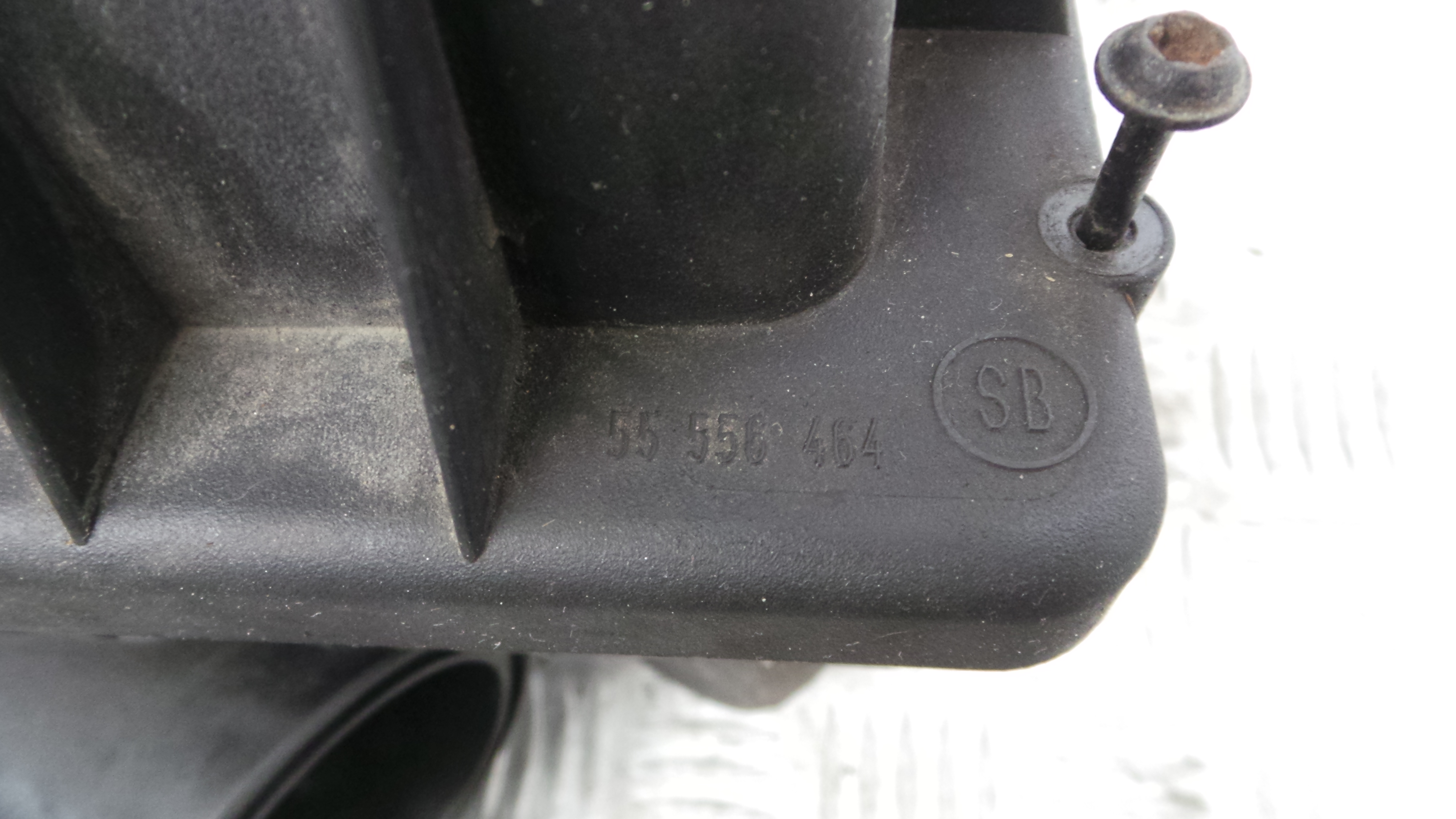 Caixa Filtro de Ar  55556464 - OPEL ASTRA H (A04)-33630626