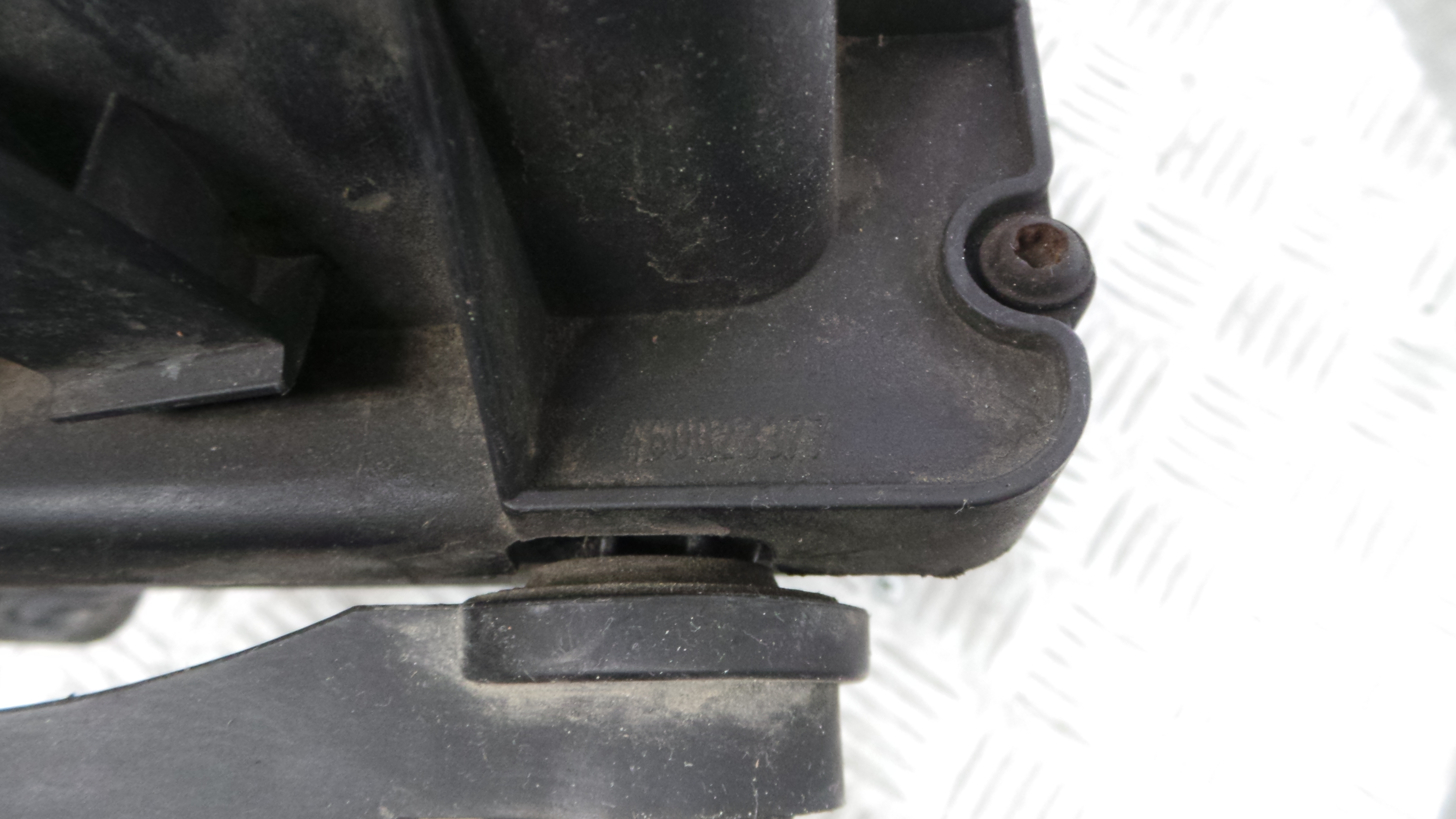 Caixa Filtro de Ar  55556464 - OPEL ASTRA H (A04)-33630626