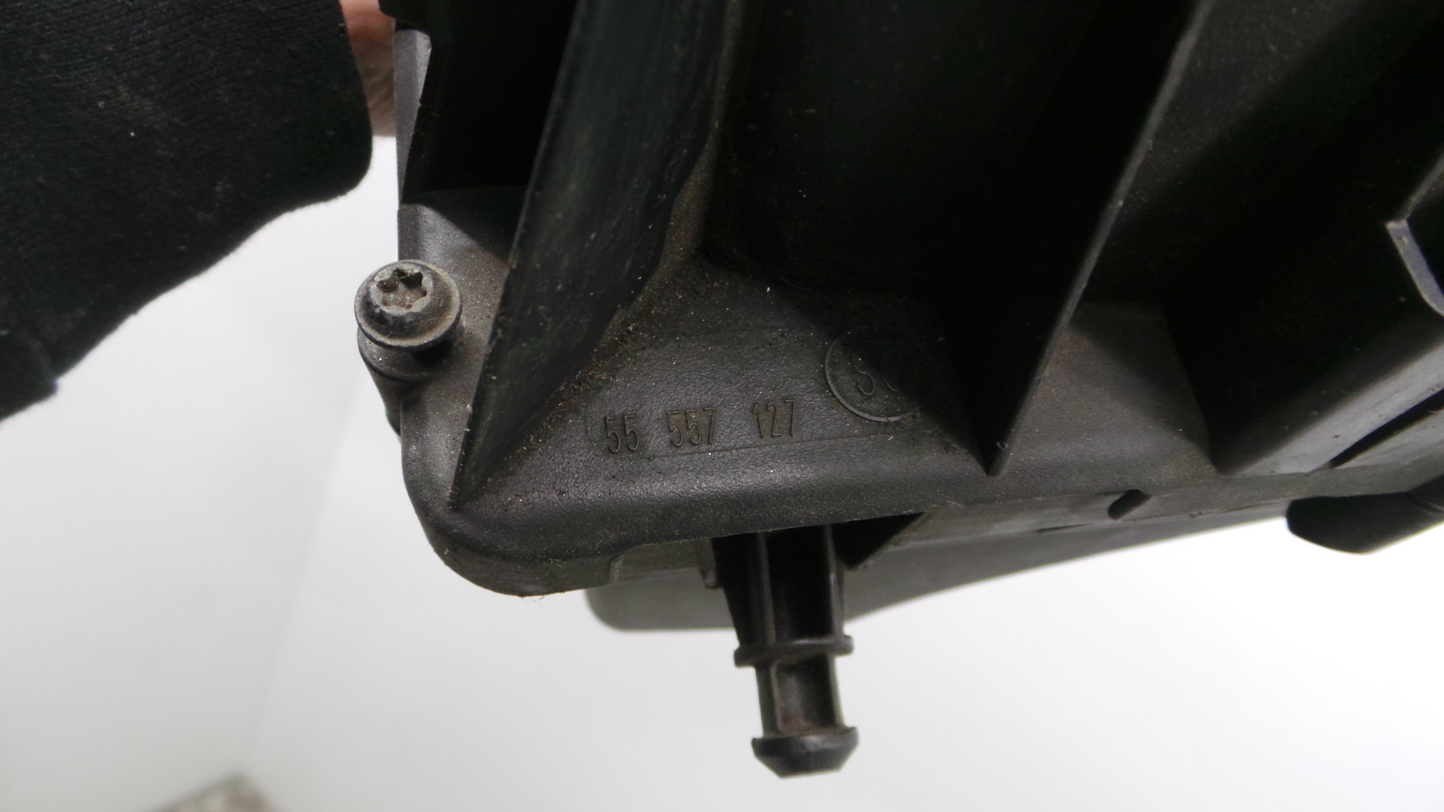 Caixa Filtro de Ar  55557127 - OPEL ASTRA H (A04)-33630643