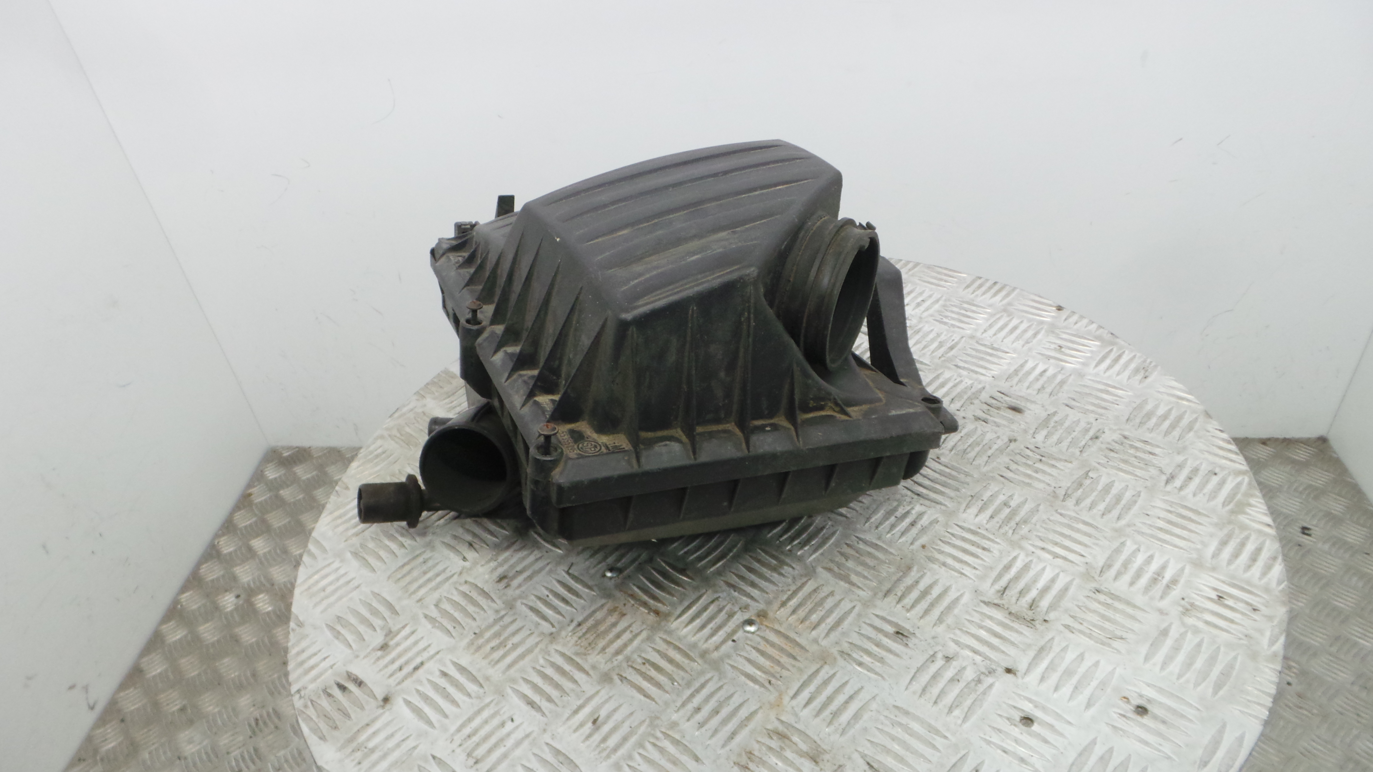 Caixa Filtro de Ar  55355095 - OPEL CORSA C Caixa/parte traseira inclinada (X01)-33630654