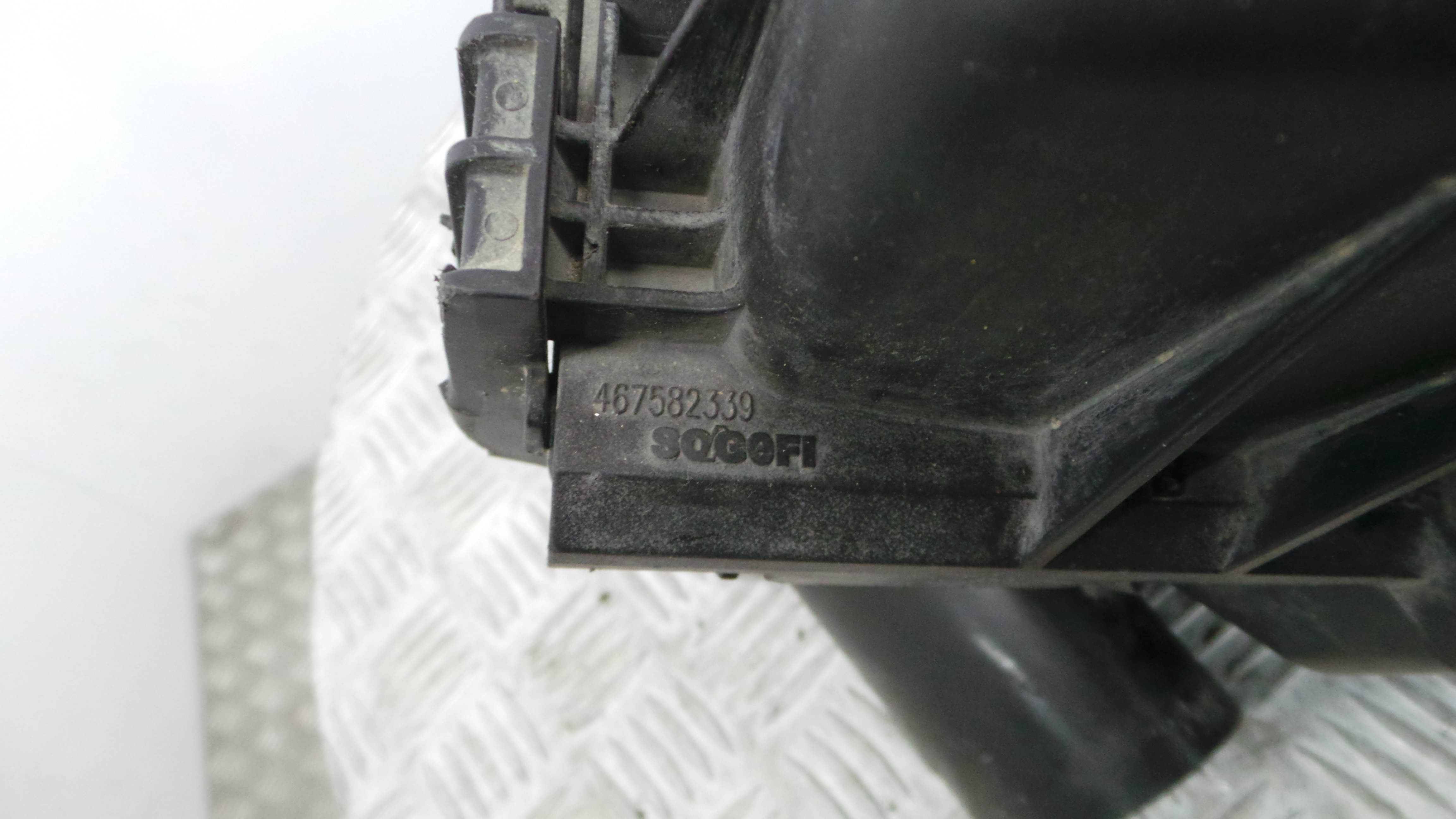 Caixa Filtro de Ar  55557185 - OPEL CORSA D (S07)-33630660