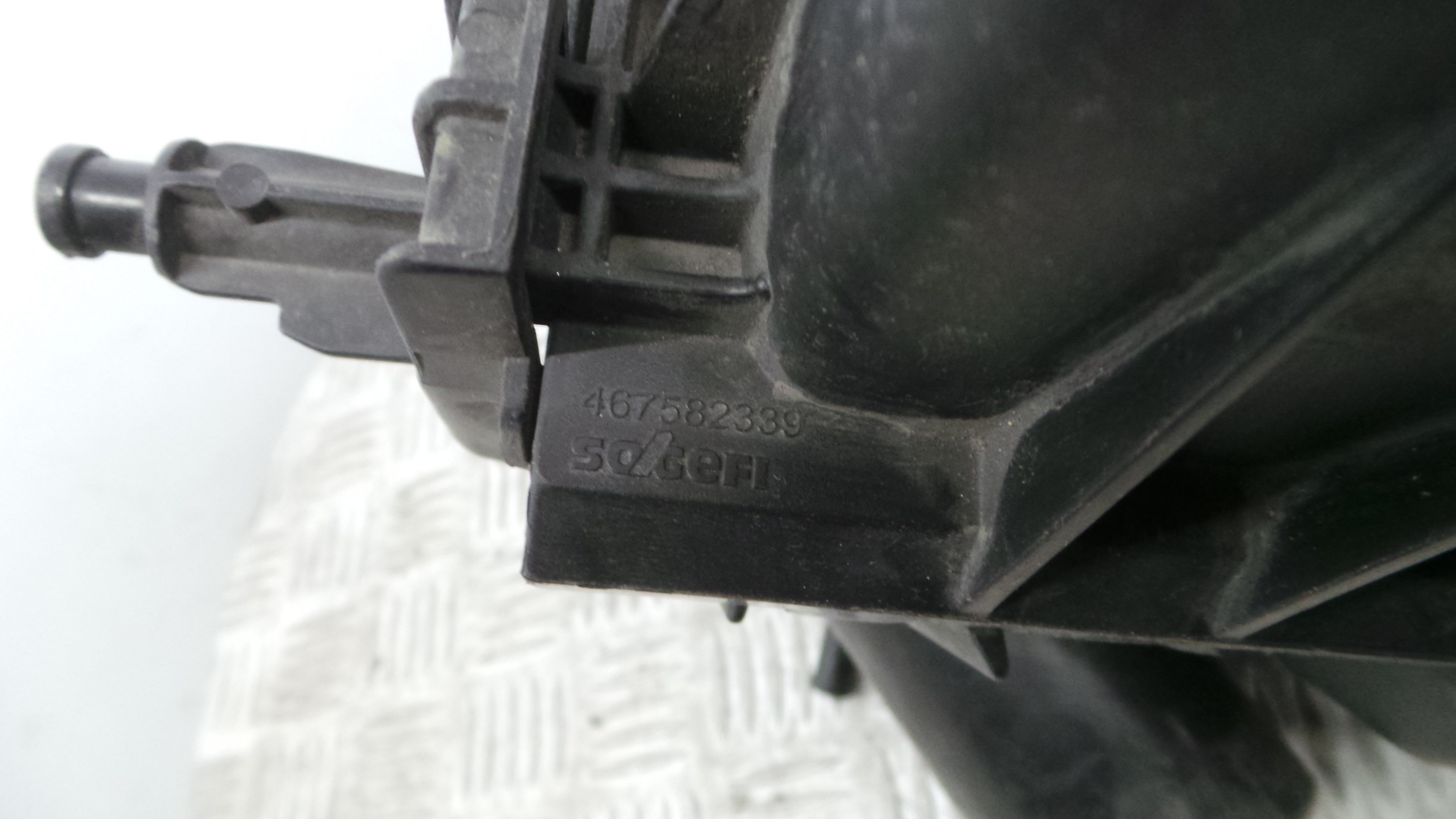 Caixa Filtro de Ar 13275926 - OPEL CORSA D (S07)-33630668