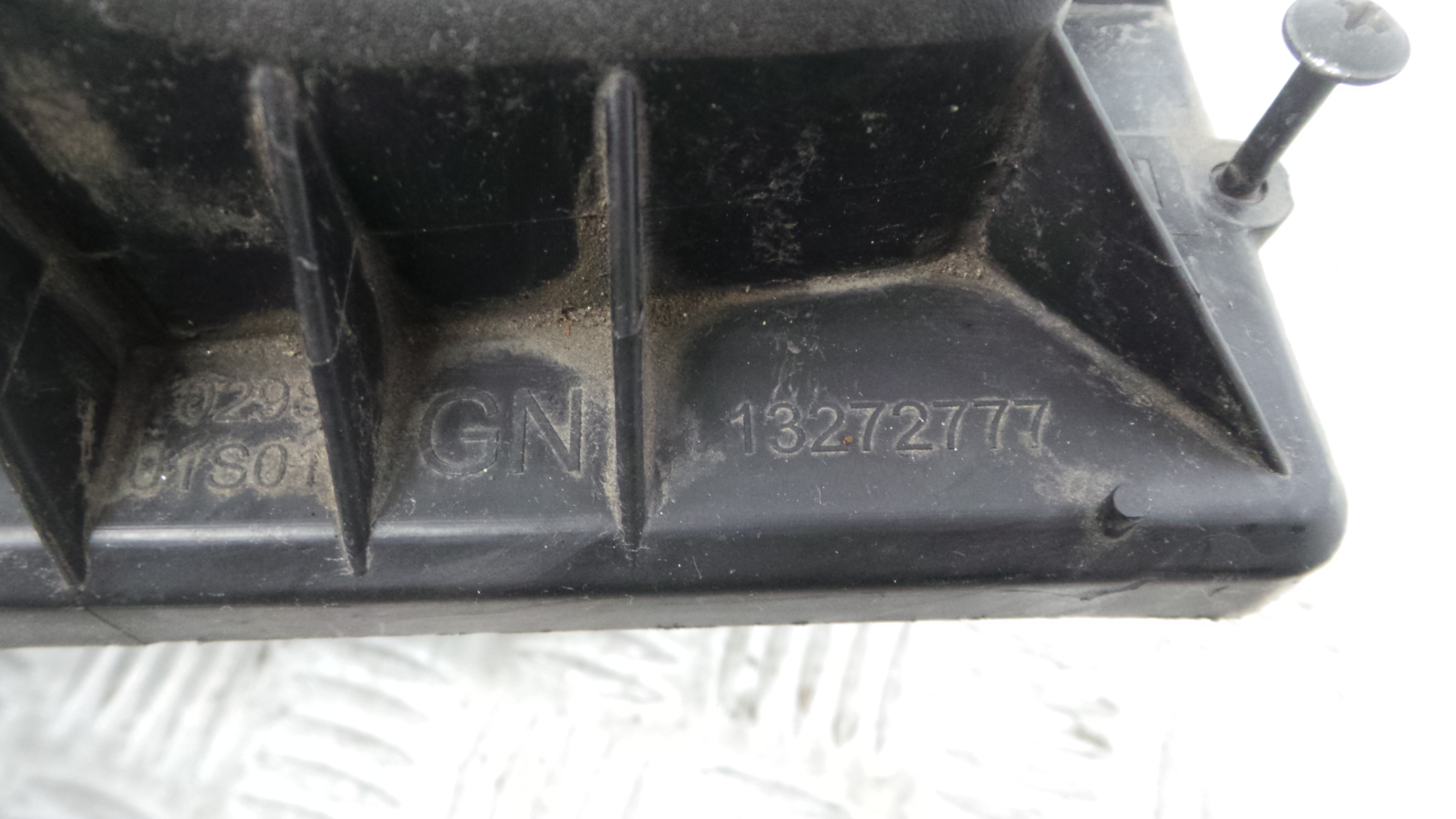 Caixa Filtro de Ar 13272777 - OPEL ASTRA J (P10)-33630681