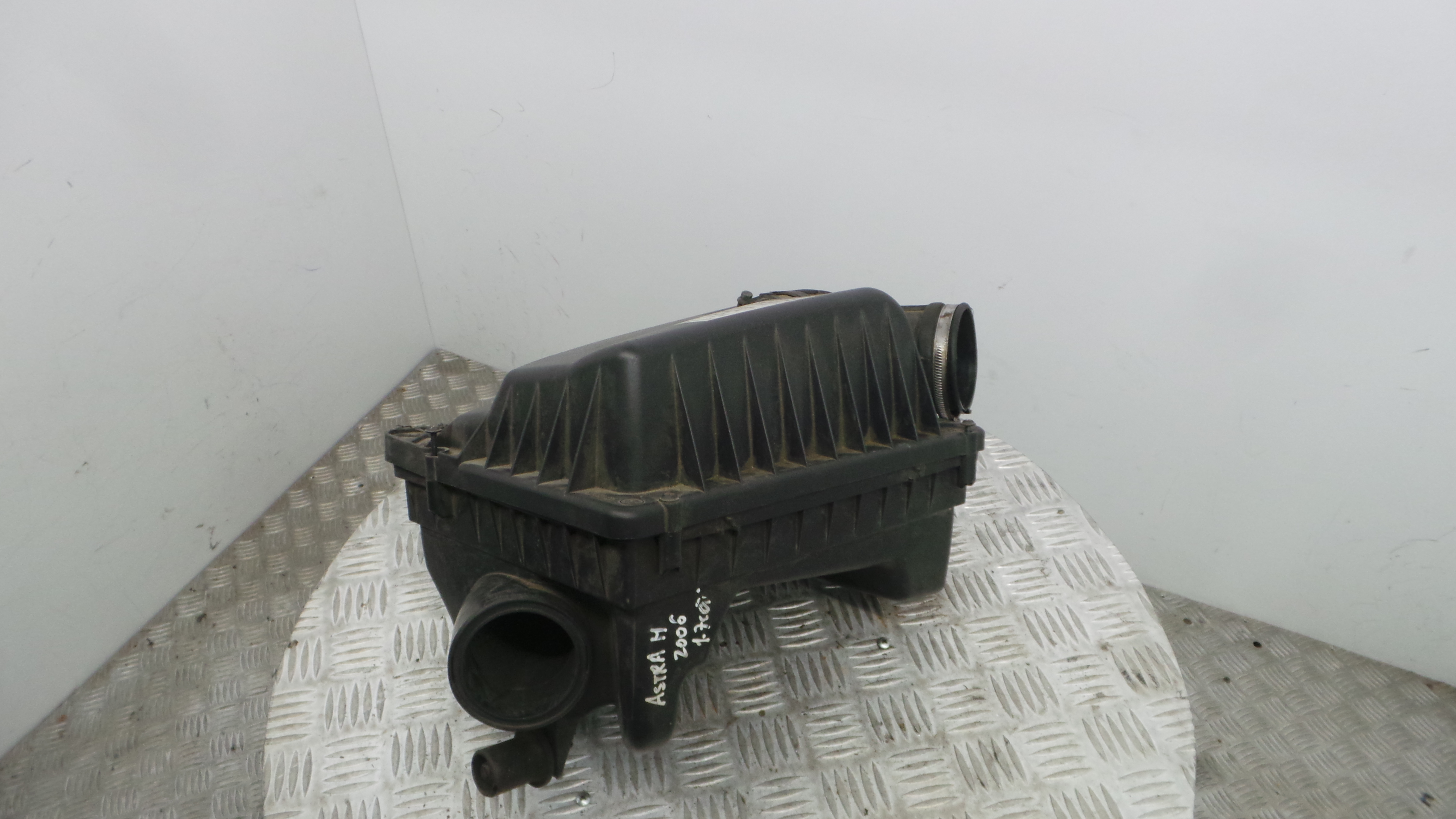 Caixa Filtro de Ar  55556464 - OPEL ASTRA H (A04)-33630691