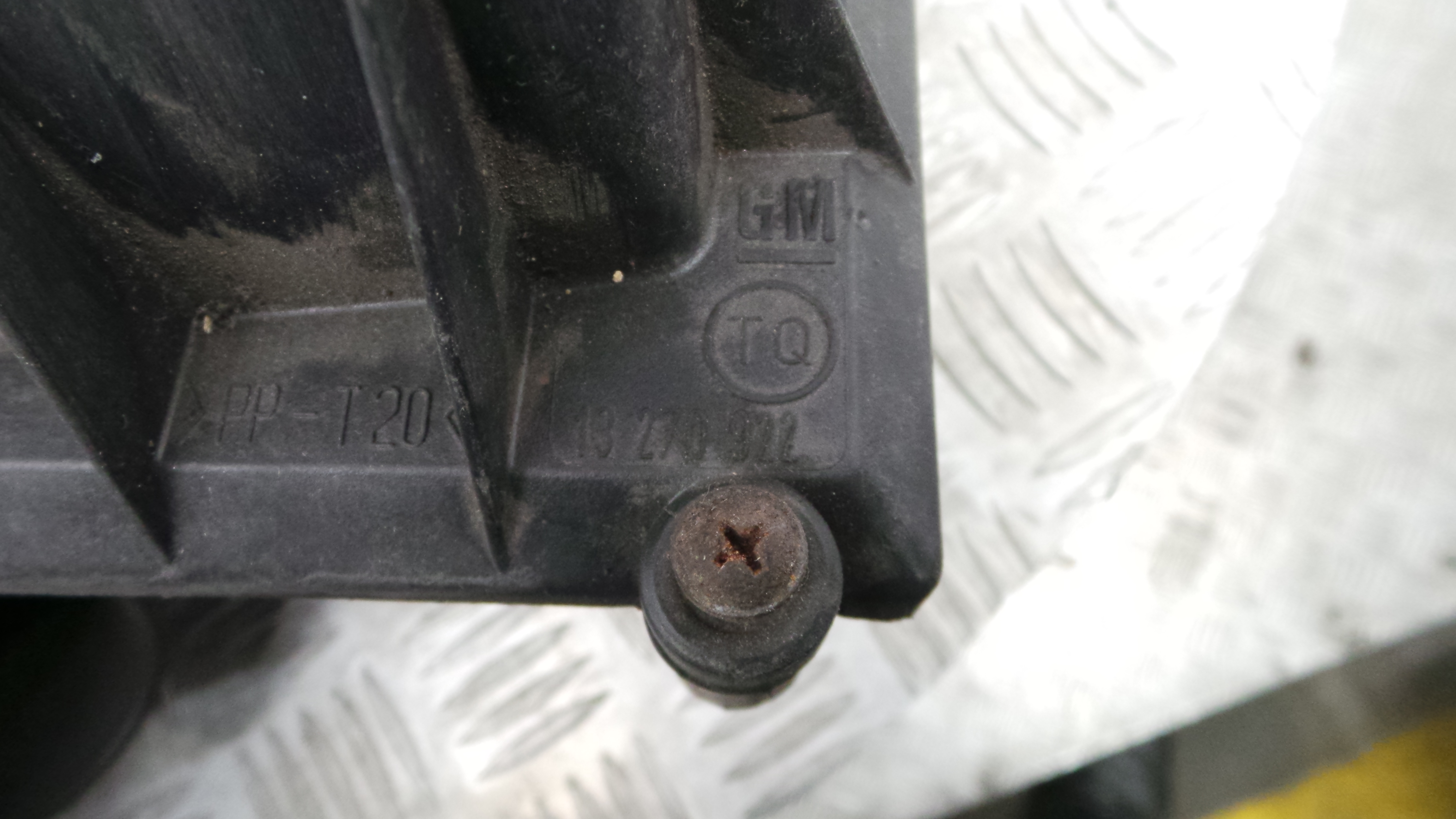 Caixa Filtro de Ar 13270922 - OPEL MERIVA A Veículo multiuso (X03)-33630704