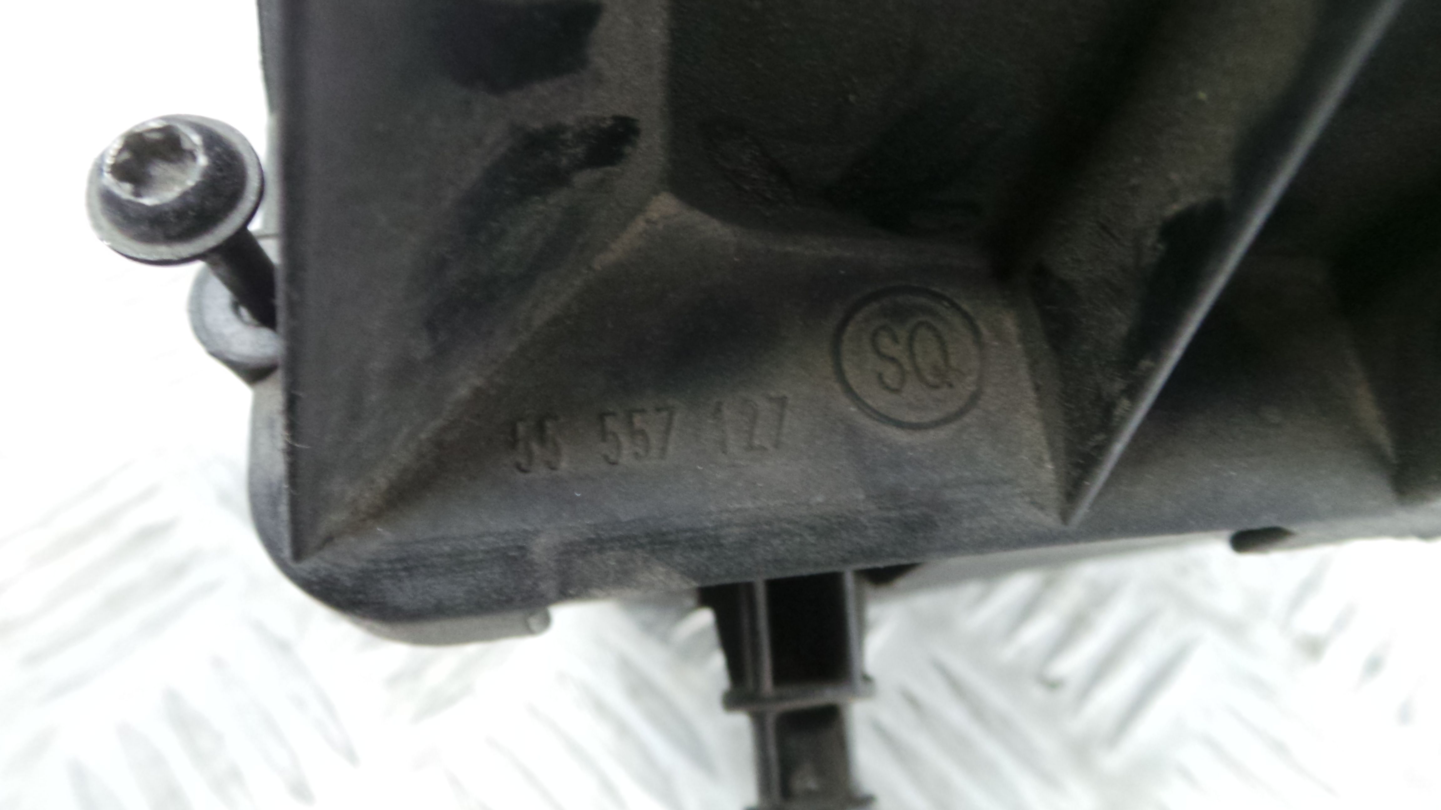 Caixa Filtro de Ar  55557127 - OPEL ASTRA H (A04)-33630708