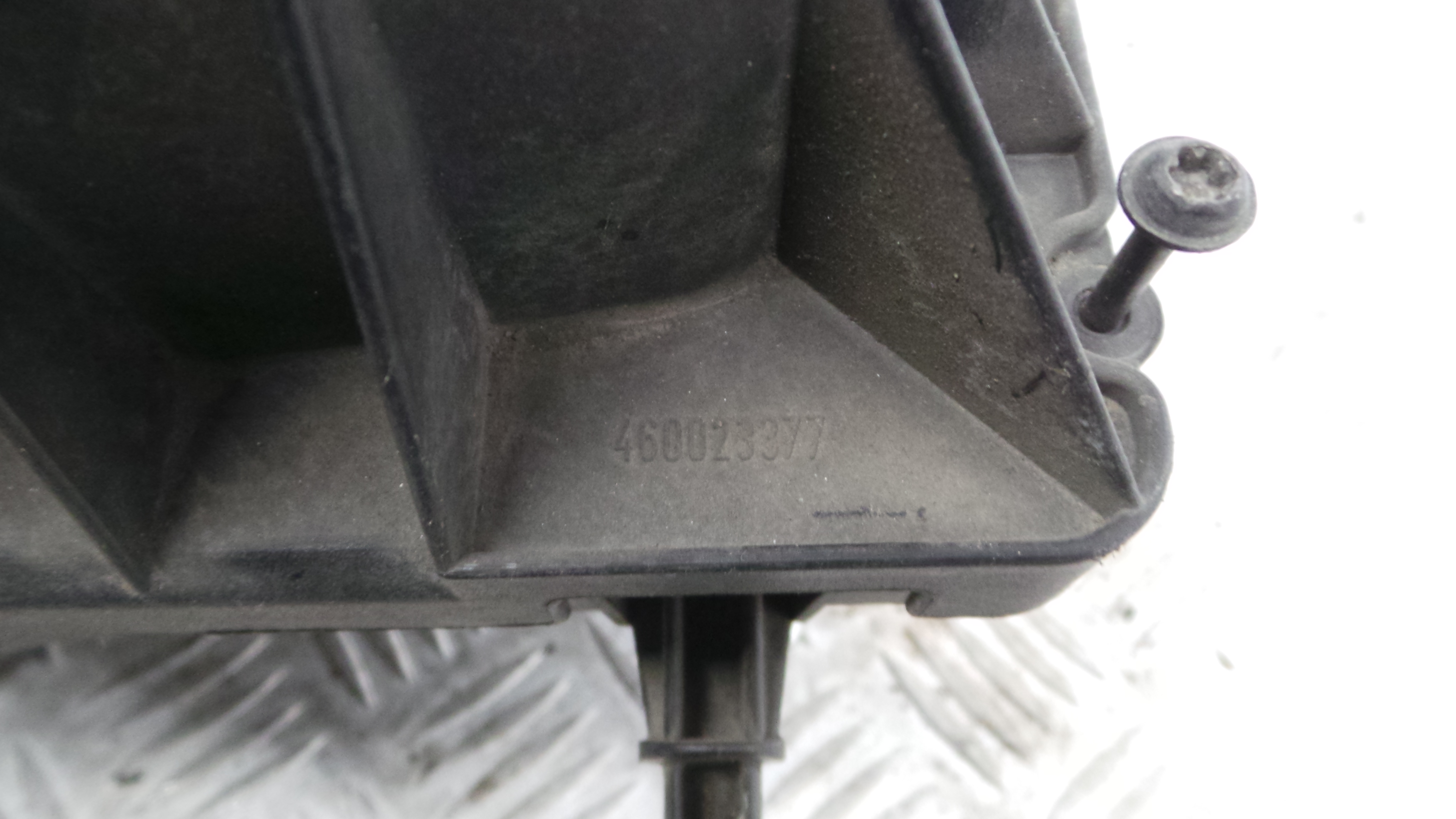 Caixa Filtro de Ar  55557127 - OPEL ASTRA H (A04)-33630708