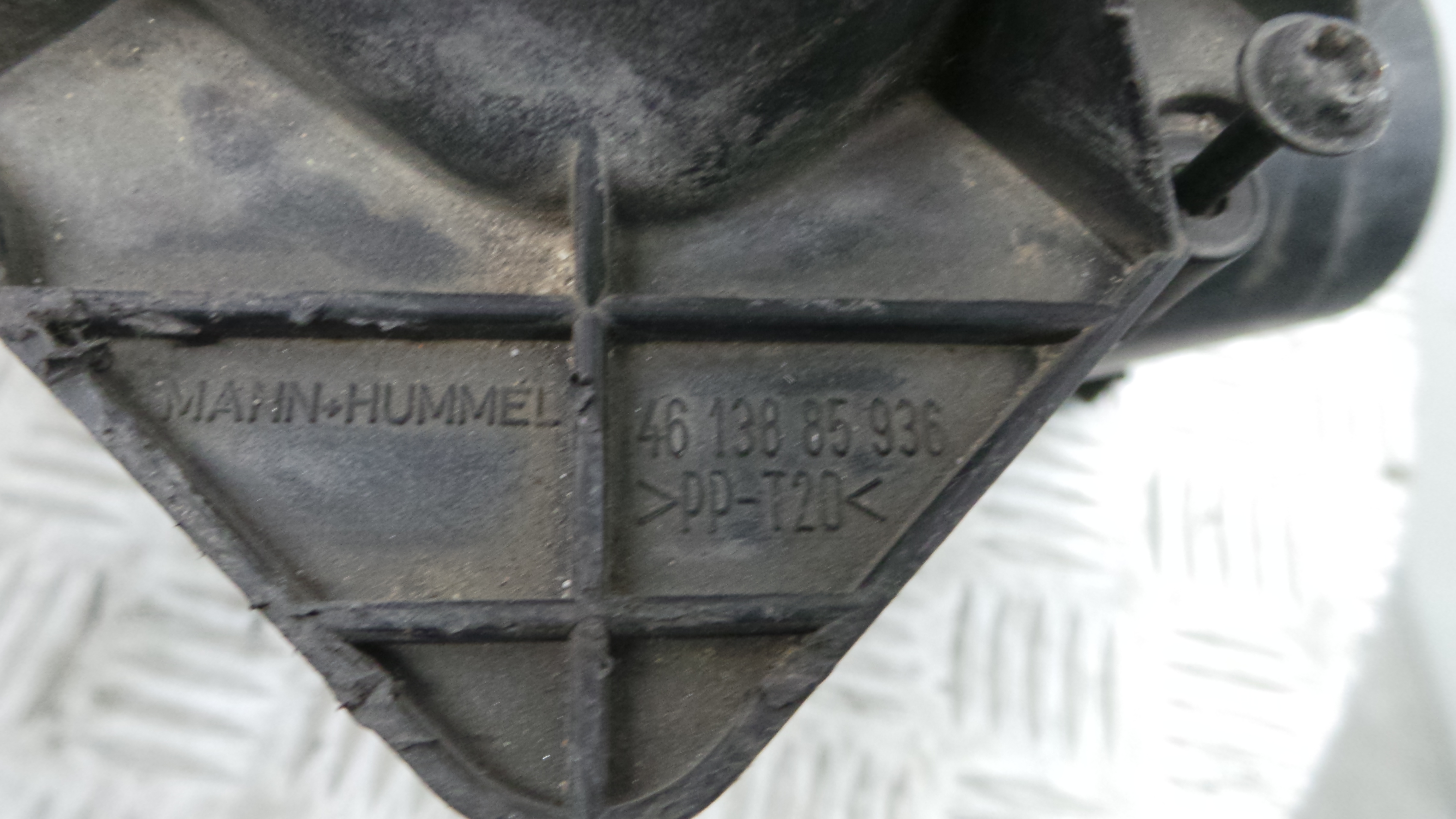 Caixa Filtro de Ar  55557127 - OPEL ASTRA H (A04)-33630708