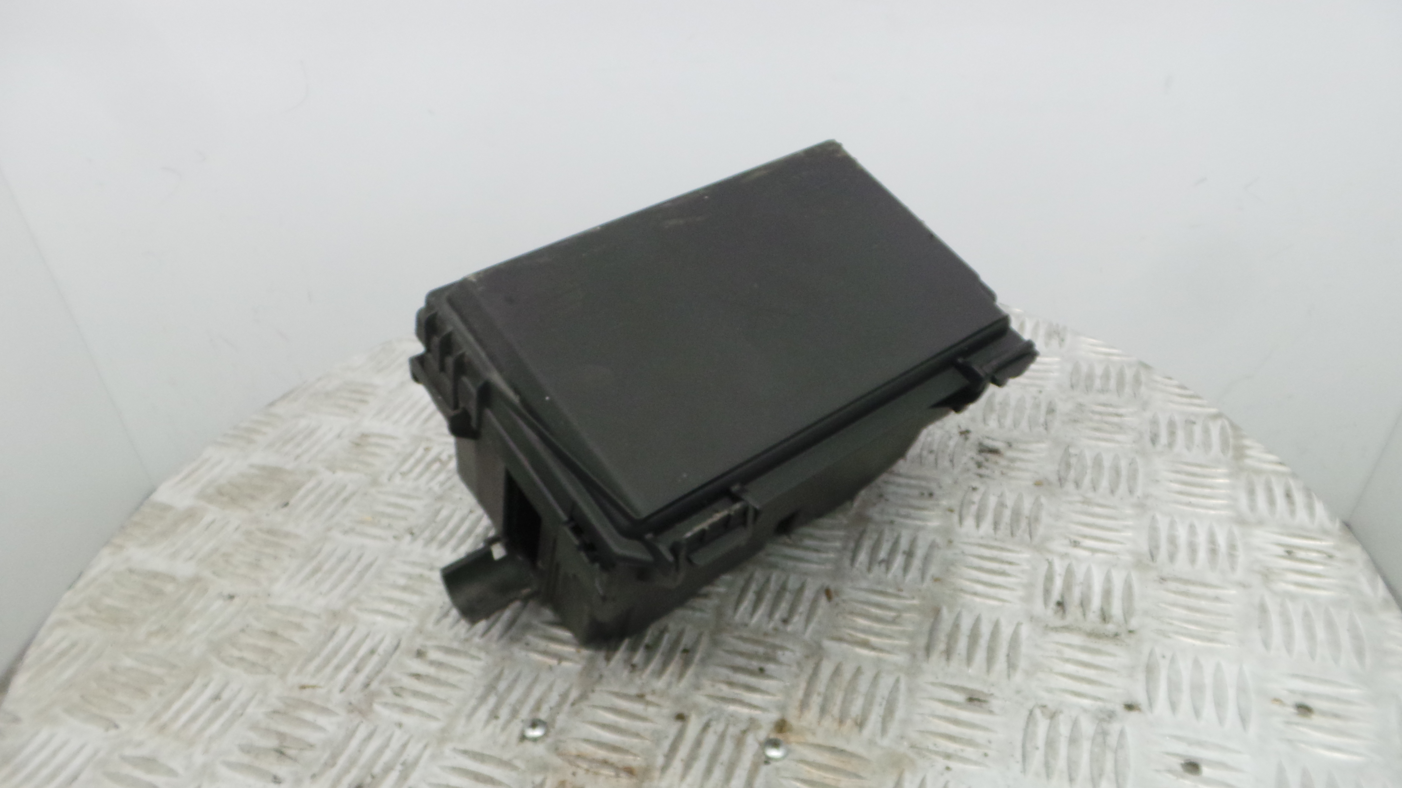 Caixa de Fusiveis 13246937 - OPEL CORSA D (S07)-33630848