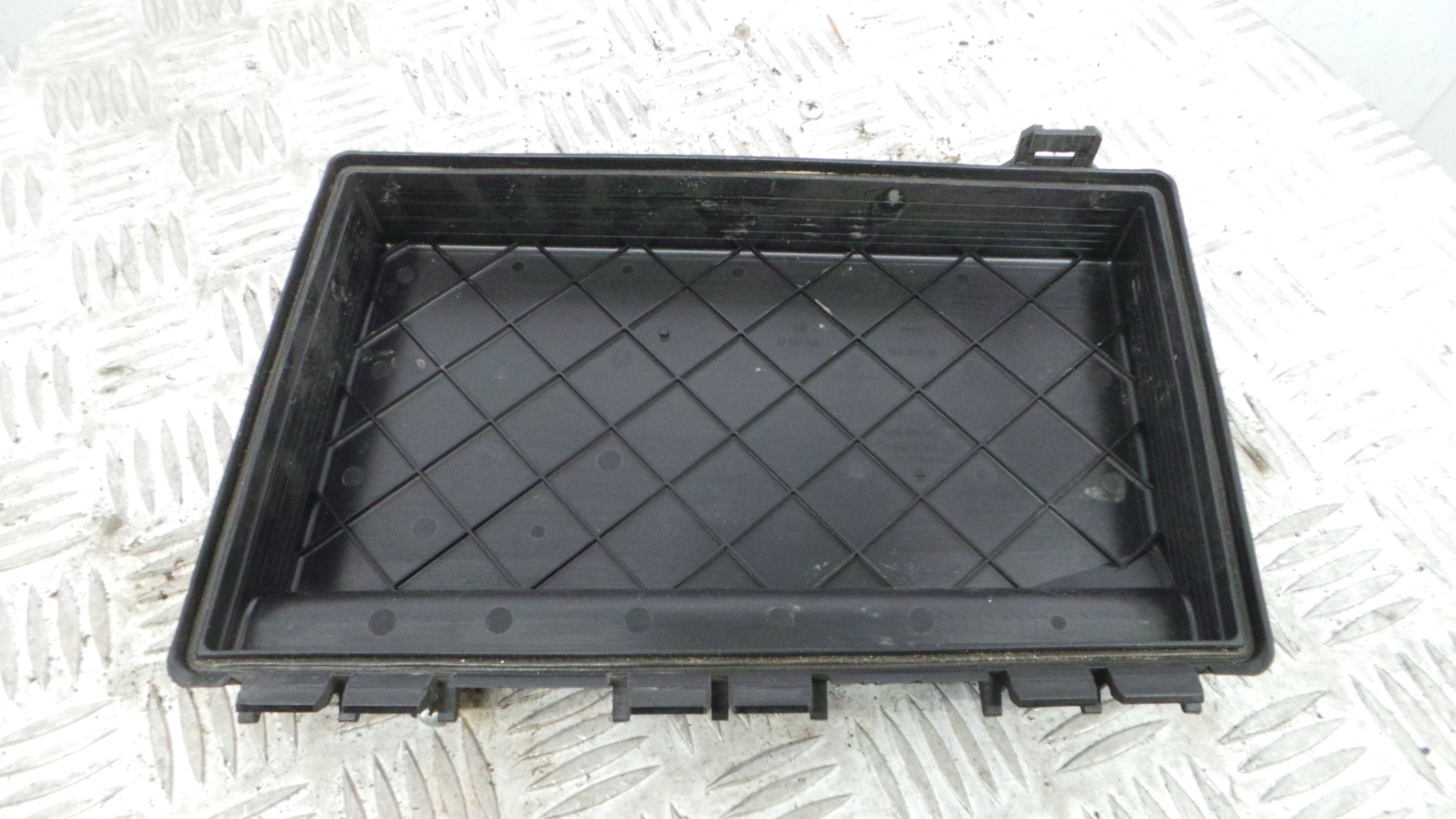 Tampa da Caixa dos Fusíveis 13125865 - OPEL ASTRA H (A04)-33630867