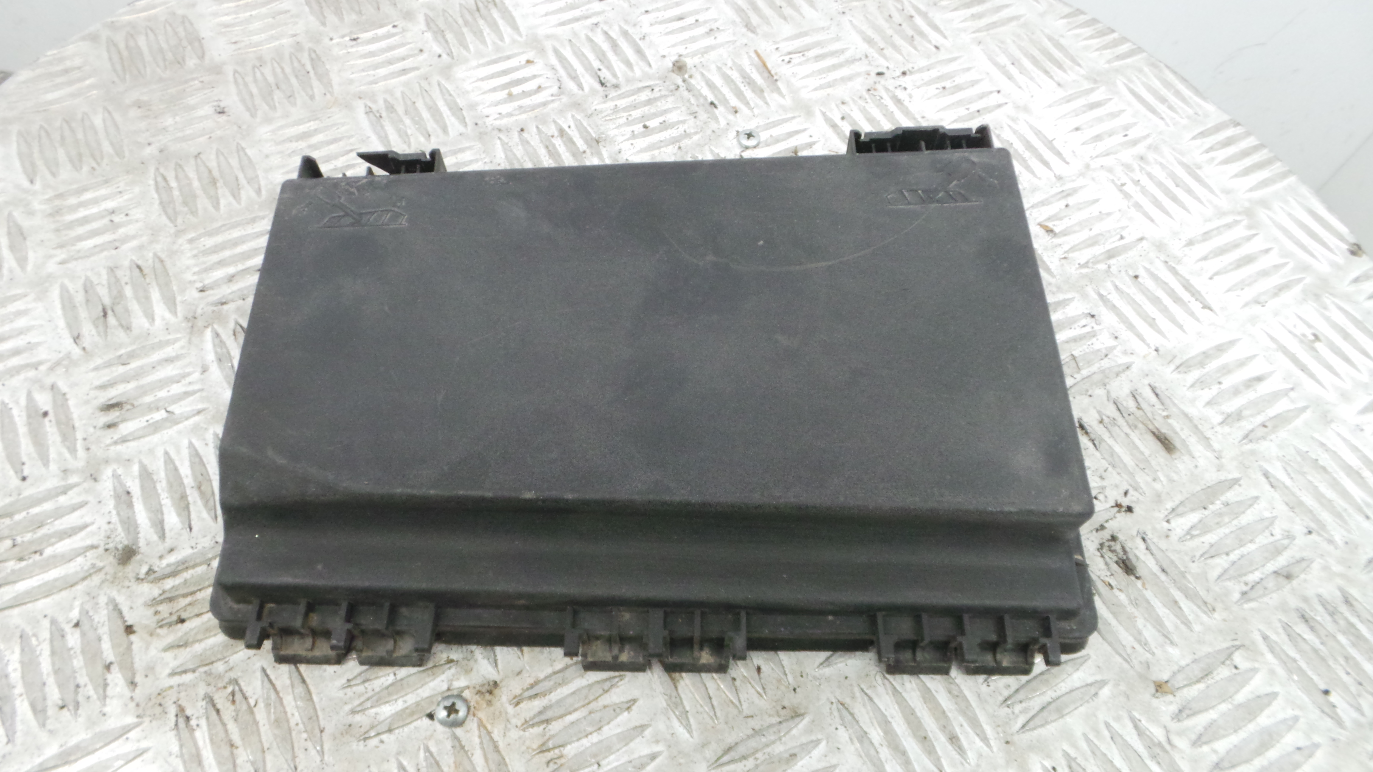 Tampa da Caixa dos Fusíveis 13125865 - OPEL ASTRA H (A04)-33630873