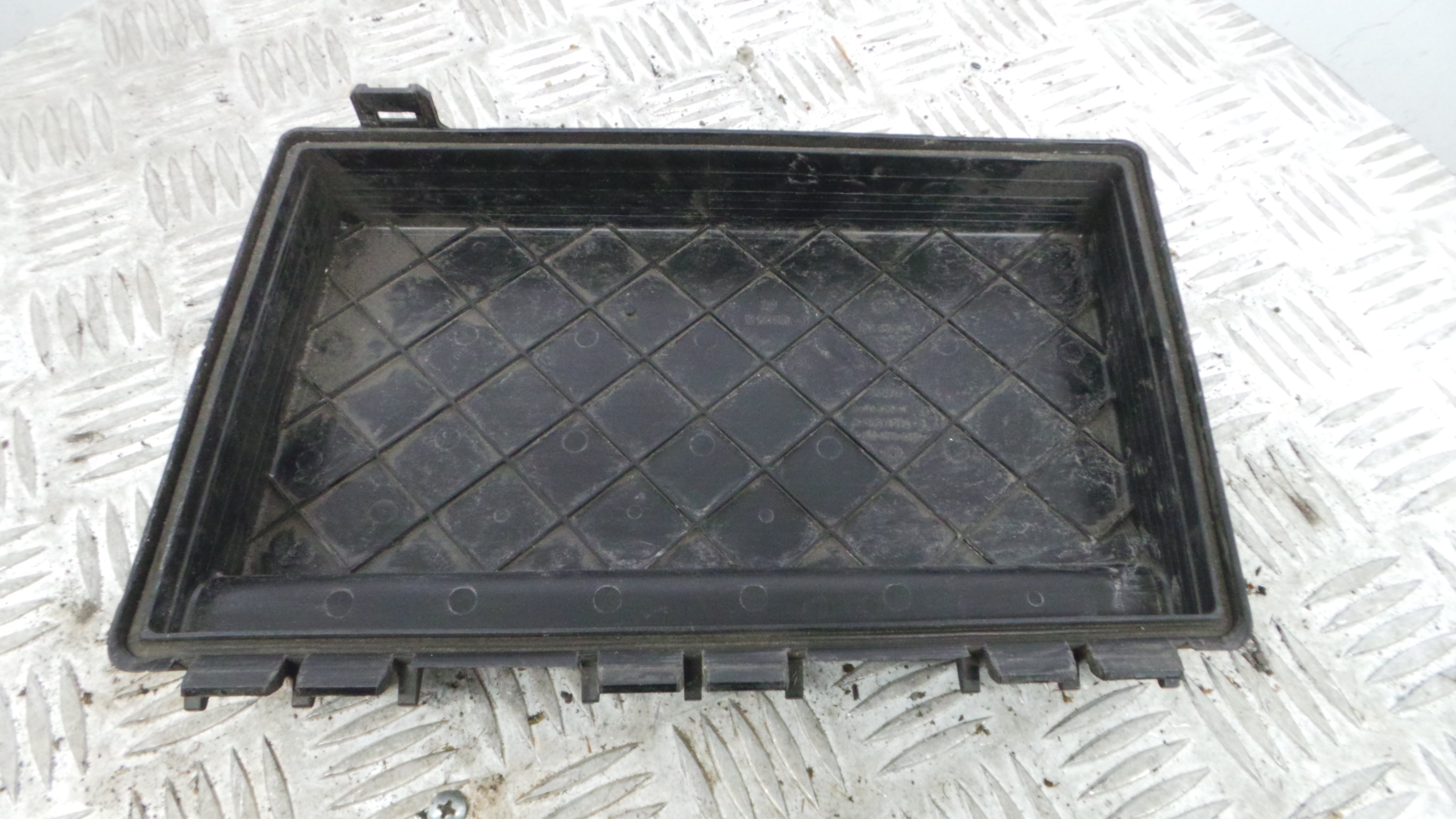 Tampa da Caixa dos Fusíveis 13125865 - OPEL ASTRA H (A04)-33630873