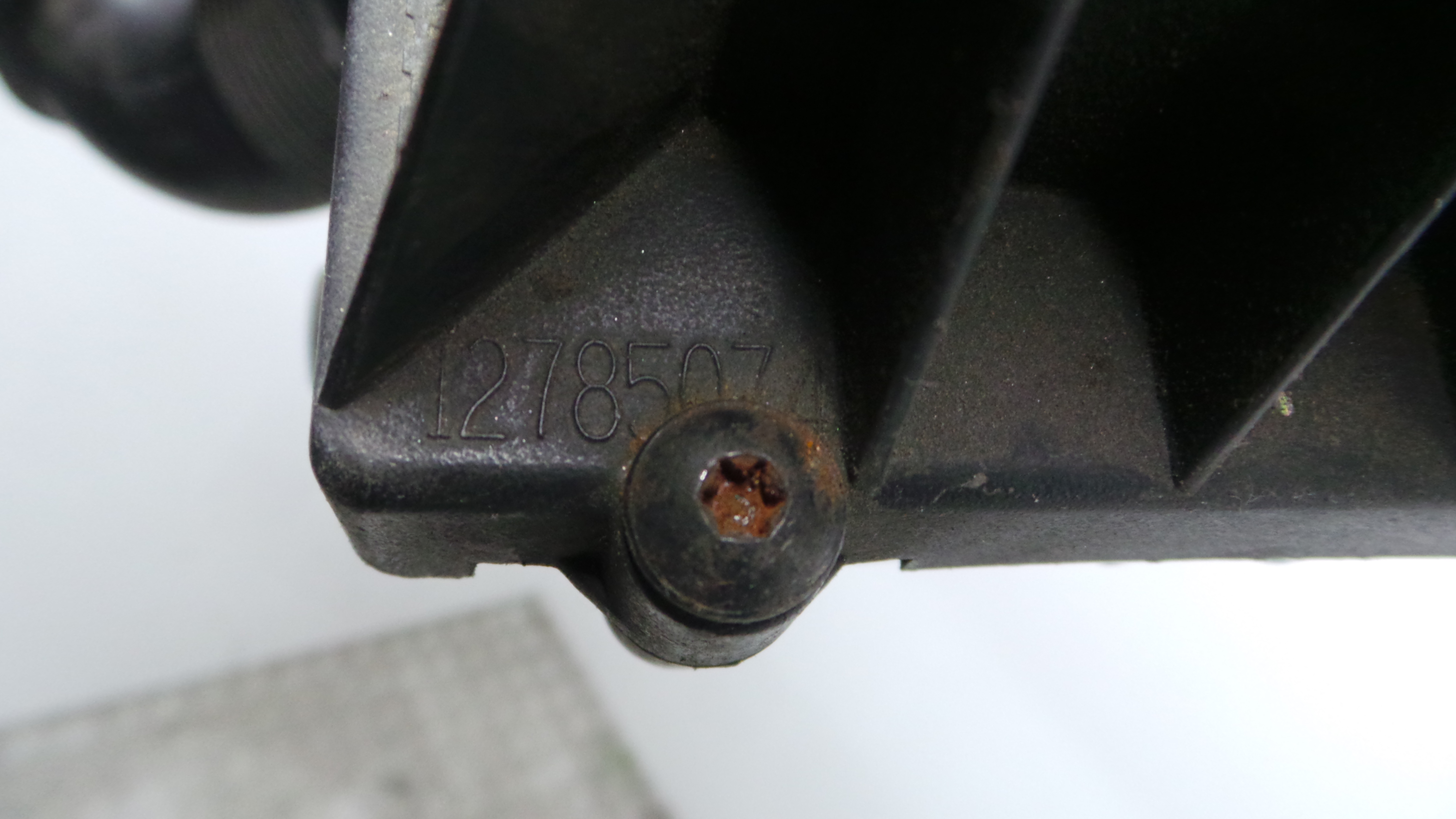 Caixa Filtro de Ar 12785074 - SAAB 9-3 (YS3F, E79, D79, D75)-33630880