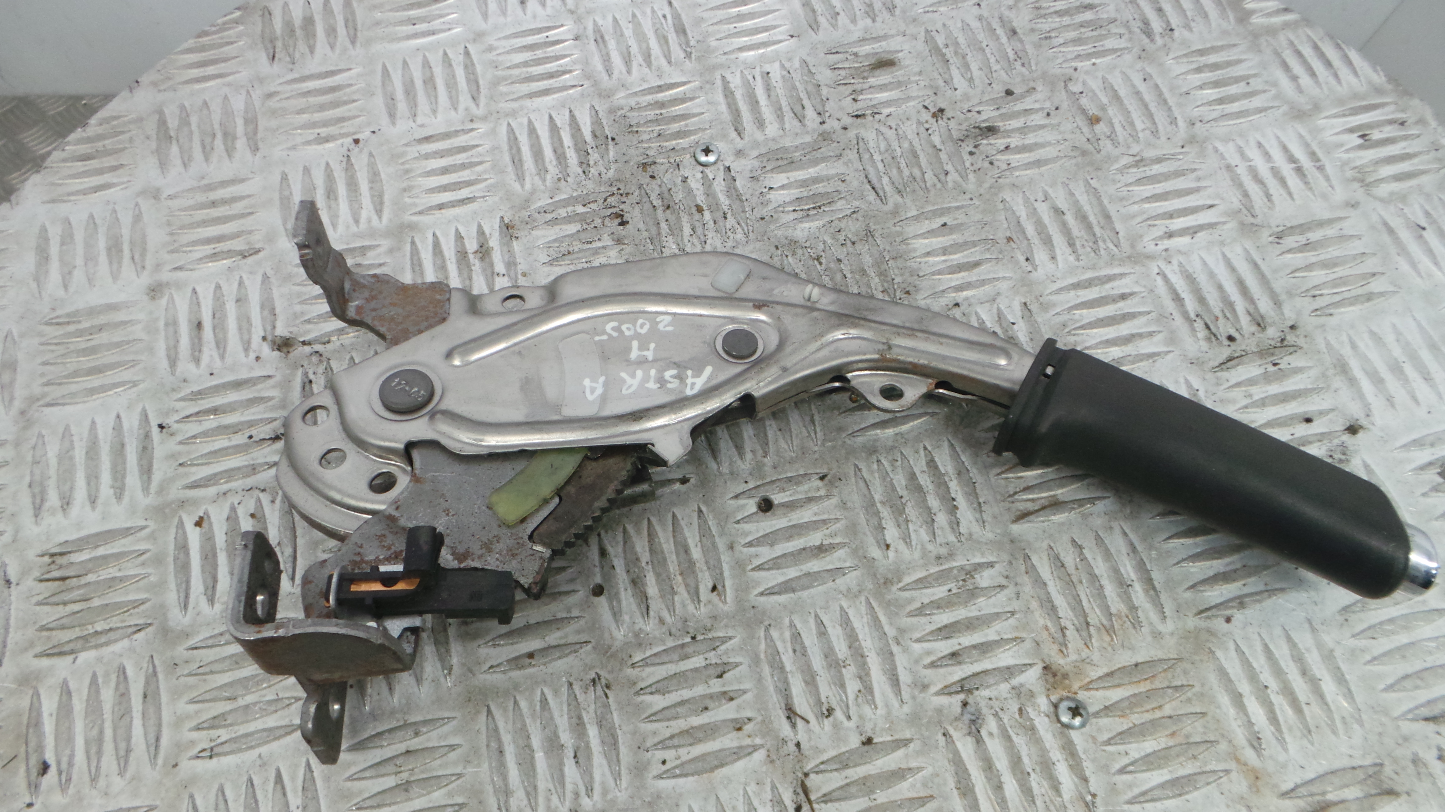 Travão de Mão  13122454 - OPEL ASTRA H (A04)-33630958